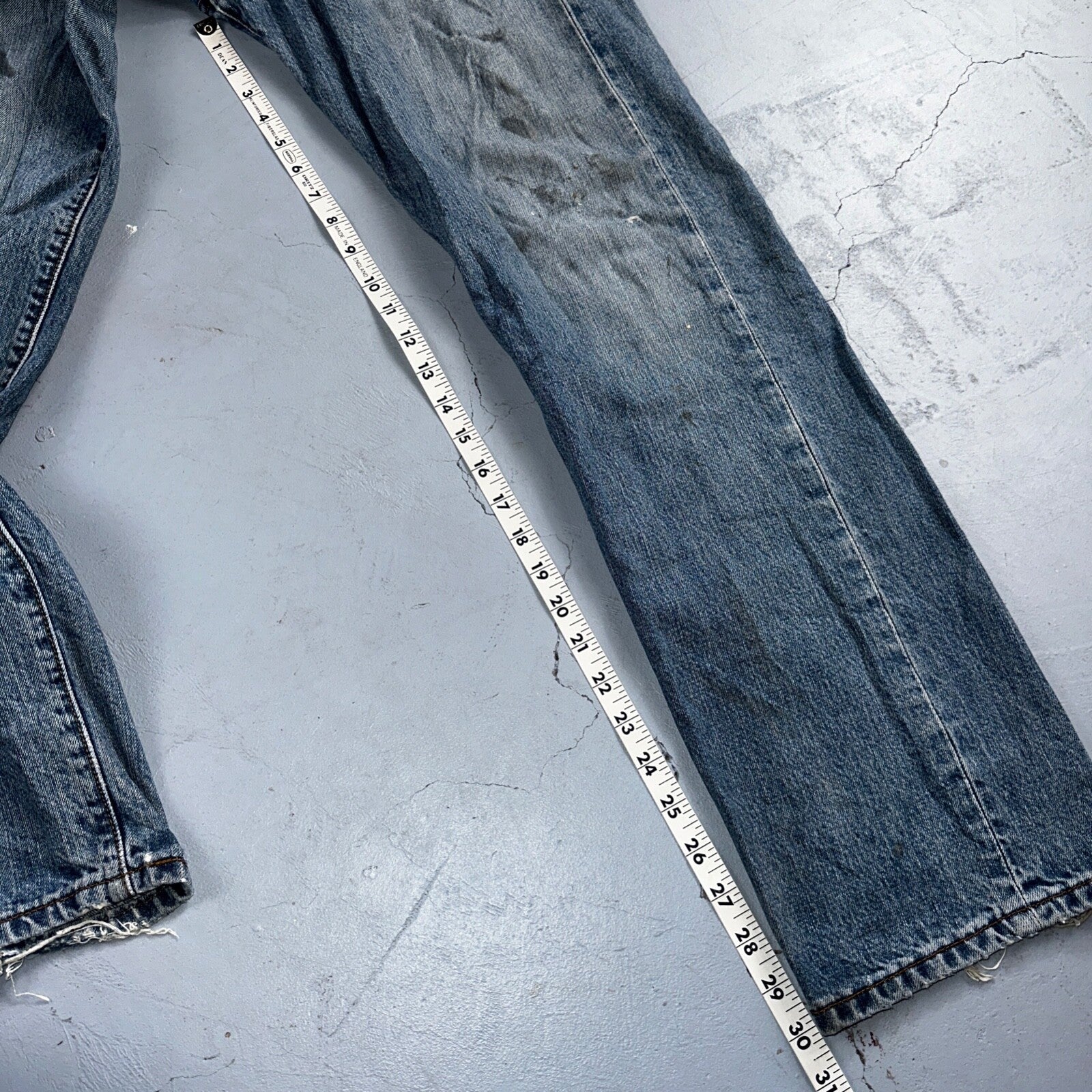 Levis 501 Vintage Y2K Mexico Straight Leg Jeans 31x32 90s Med Wash Act 30x30