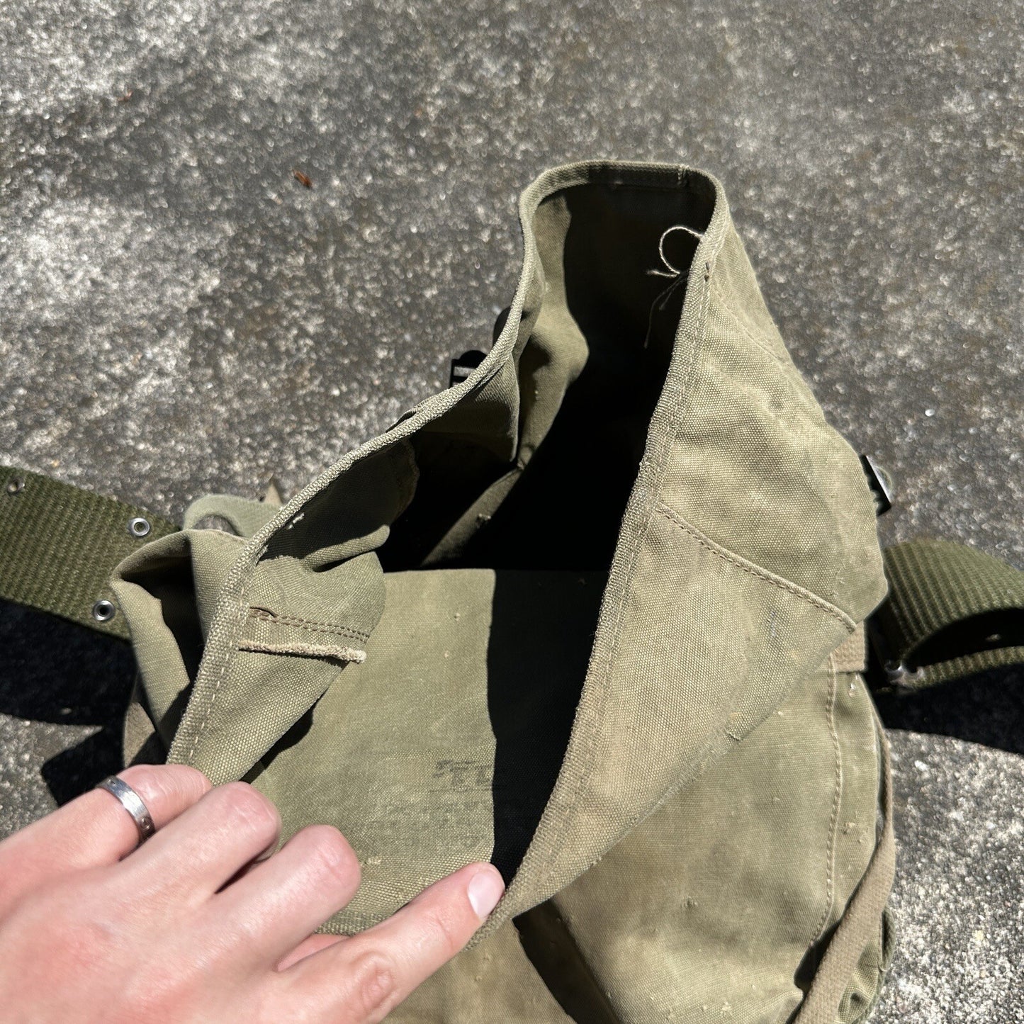 Korea US GI Gas Mask Bag Original Backpack Belt WWII Haversack 1960s?