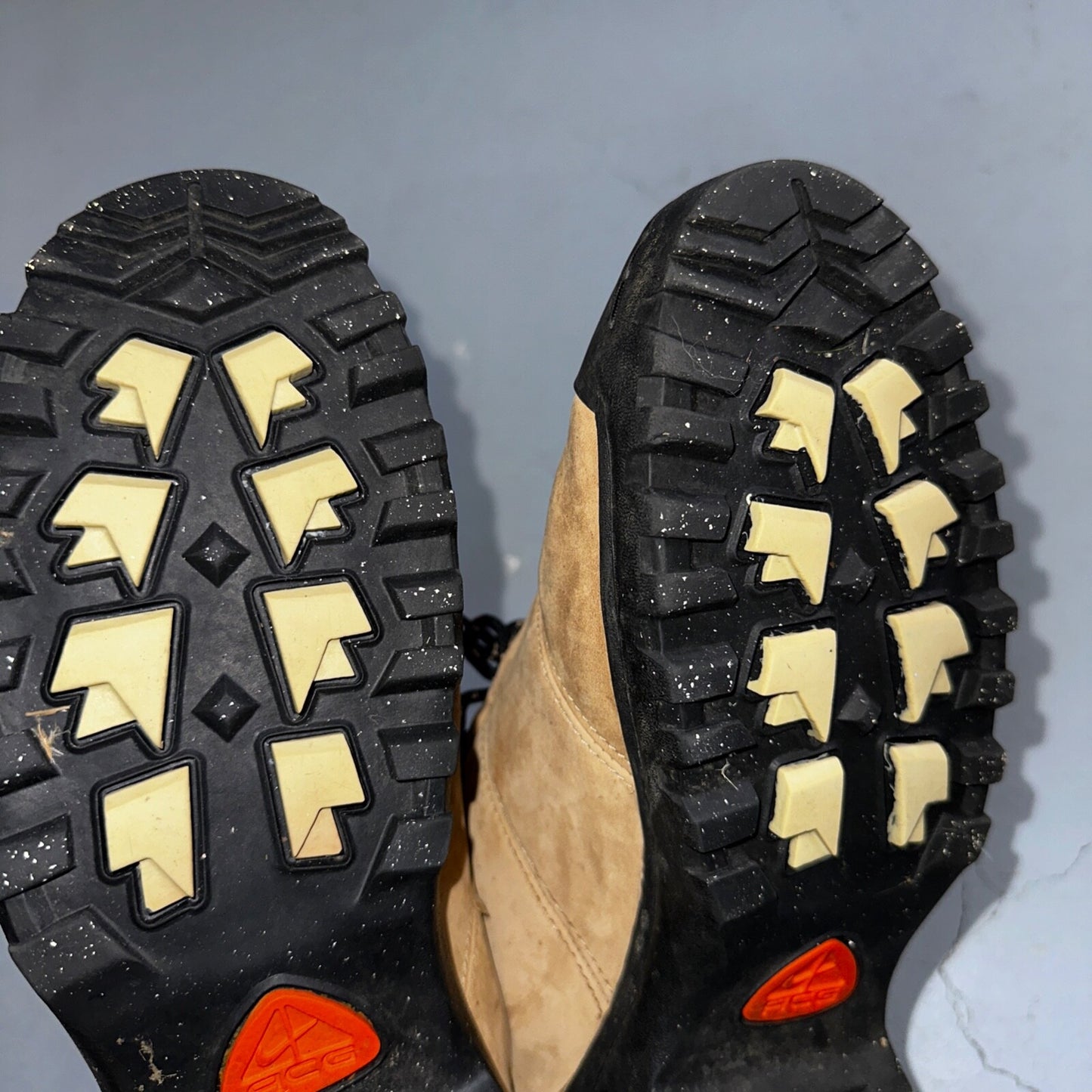 Vtg Nike ACG Womens Suede Leather Hiking Trail Shoes Tan 10 Hiking 185147-221