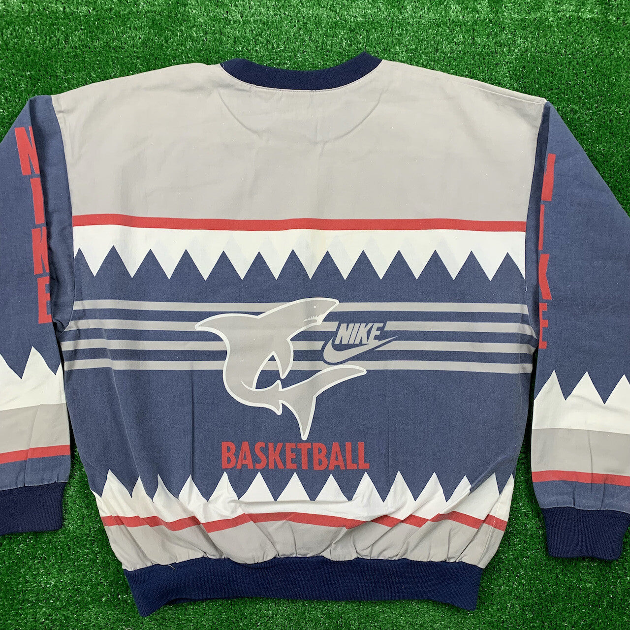 Nike Vintage Sweatshirt Mens T Shirt Sharks Crewneck AOP Basketball Jordan RARE