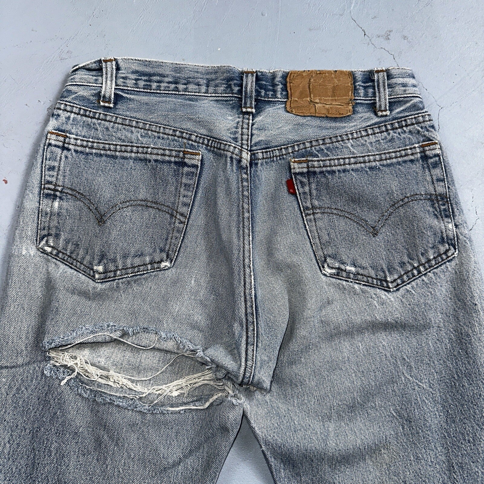 Levis 501 Vintage 80s USA XX Straight Leg Jeans 32x31 Thrashed Wash Act 30x26