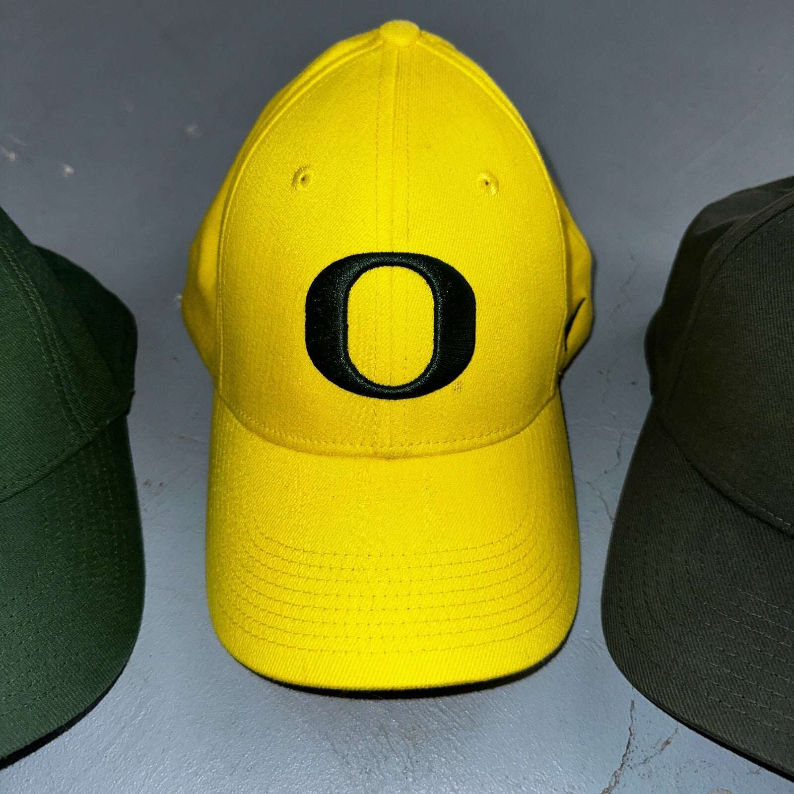Nike Oregon Ducks VTG Hat Cap Snapback Lot of 3 Yellow Green Eugene Running Y2K