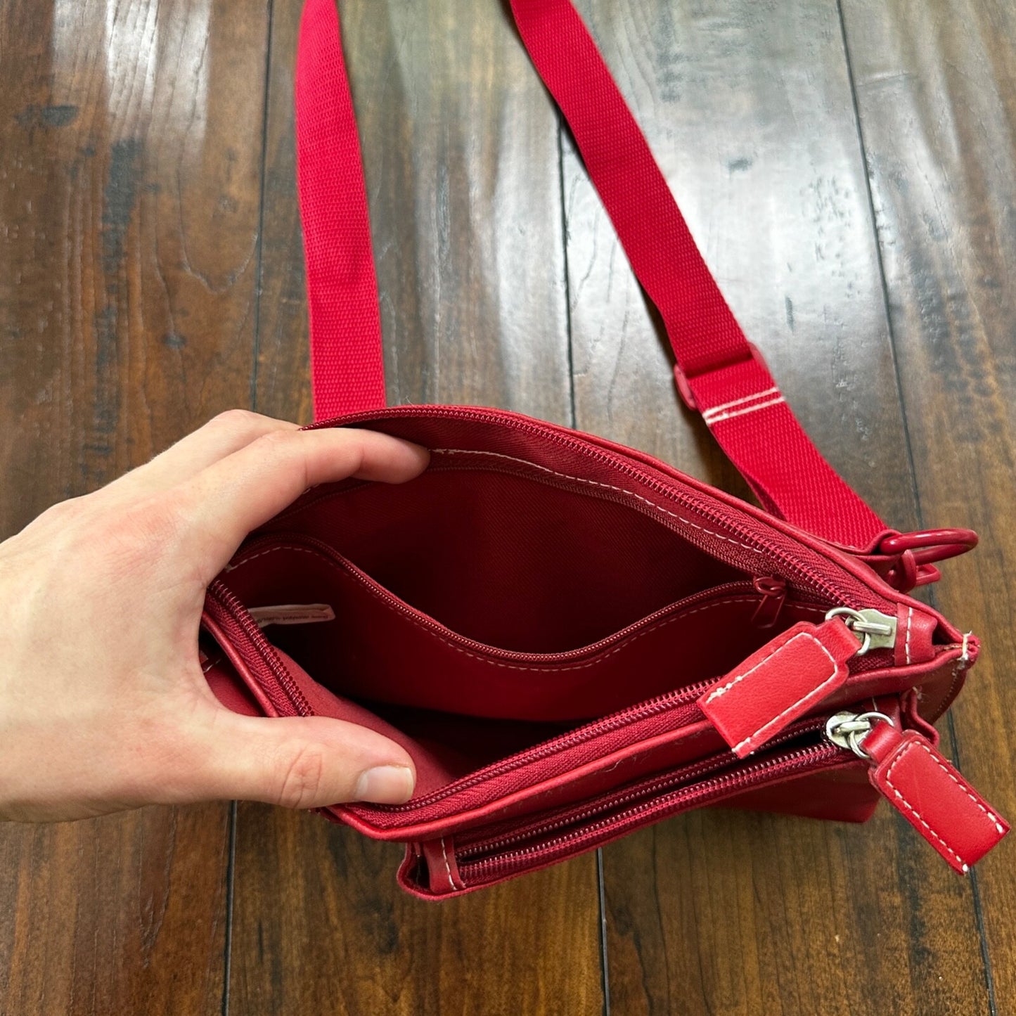 Women’s Crossbody Bag Medium Pockets Purse RED Color VTG 1980s 80s