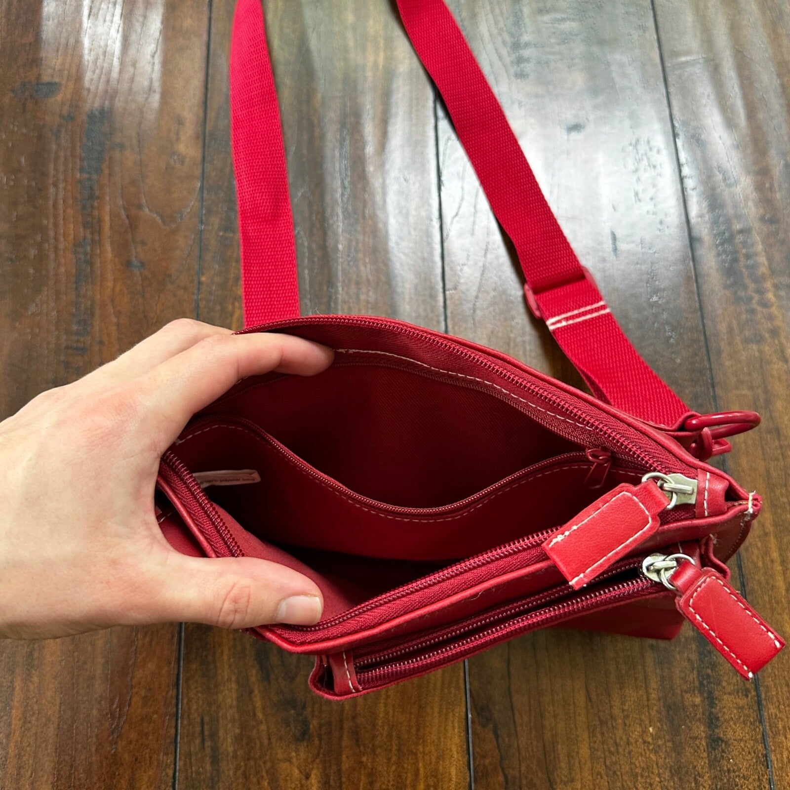 Women’s Crossbody Bag Medium Pockets Purse RED Color VTG 1980s 80s
