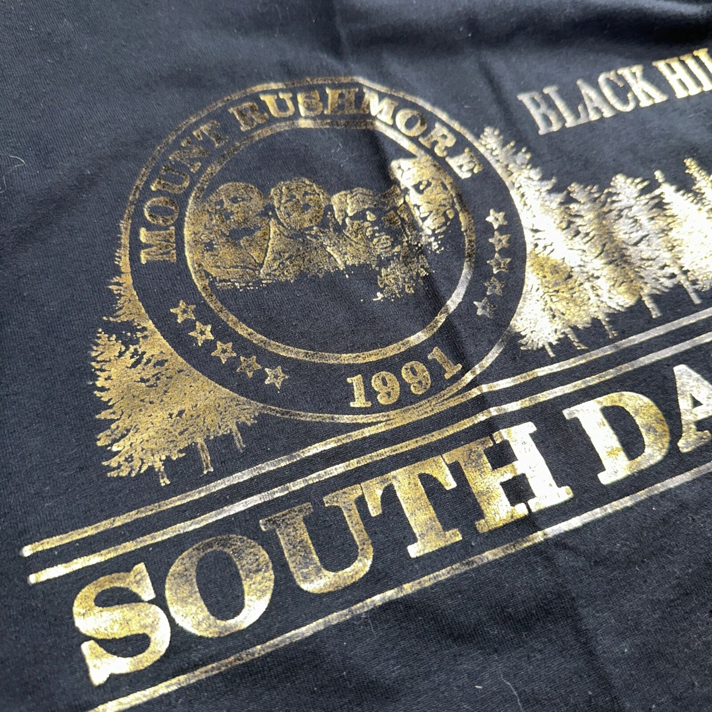 South Dakota Mount Rushmore Graphic 90s VTG T Shirt Black Hills Gold Text USA