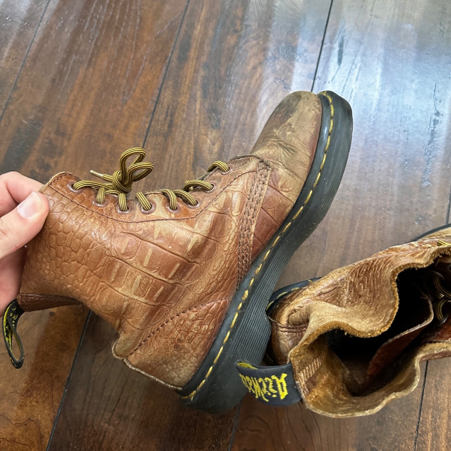 Dr. Martens Pascal Croc Brown Leather Lace-up Boots Women’s Size 6 HEAVY USED