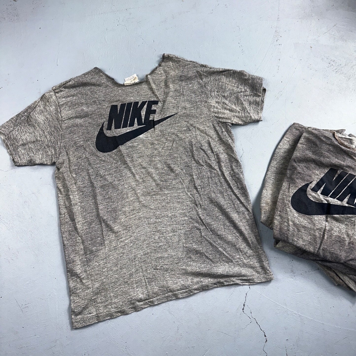 Nike 70s Lot of 8 VTG T Shirt Orange Tag Gray Swoosh Soft Chopped Front Team