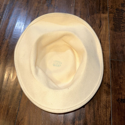 Vintage IHC 100% wool hat made in the US. White Tan 1960s 70s 60s Rare Womens