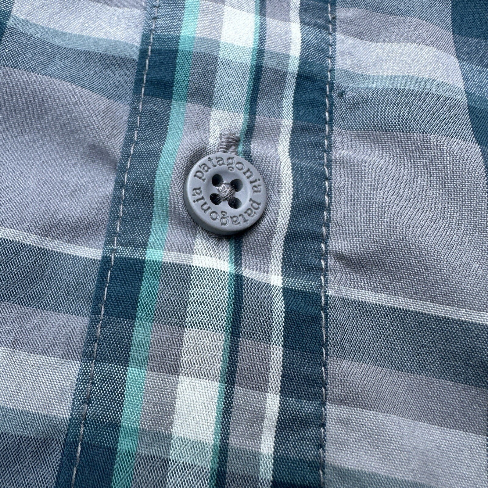 Patagonia Worn Wear Button Up Snap Shirt Short Sleeve Blue Gray Plaid Men Sz 2XL