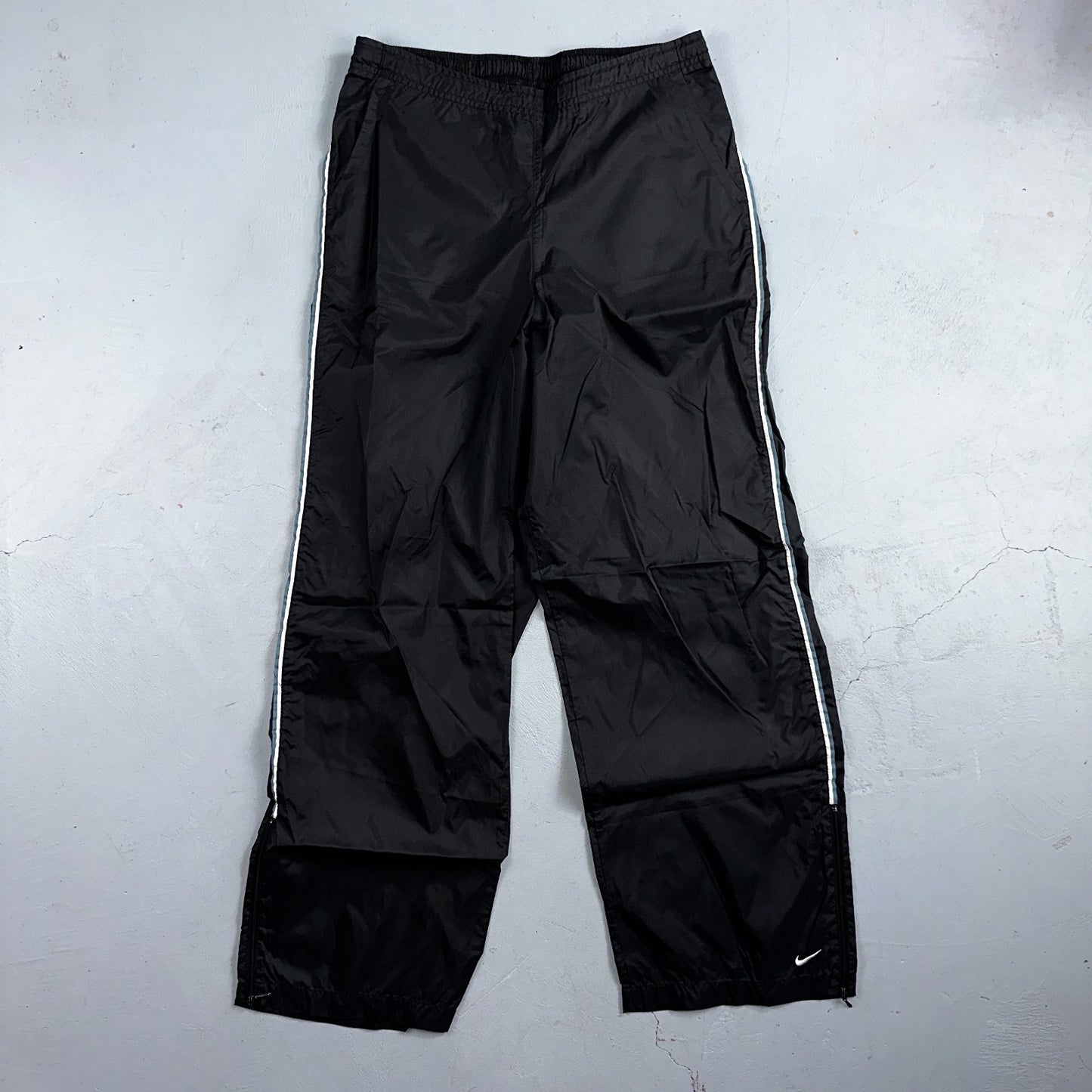 Nike VTG Y2K Windbreaker Track Pants Ankle Zip Unlined Black 1990s Essential
