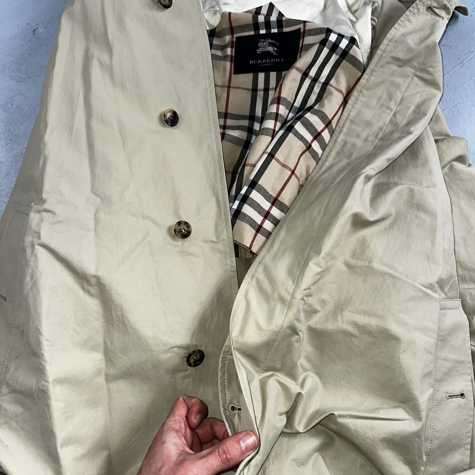 Burberrys VTG London Beige Nova Check Trench Coat Mens Size 44 Regular RARE!