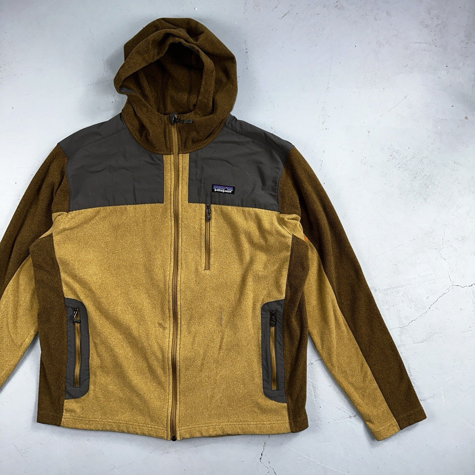 Patagonia Jacket Men's XL Tan Cedars Fleece Zip Chest Pocket Zipper Damaged