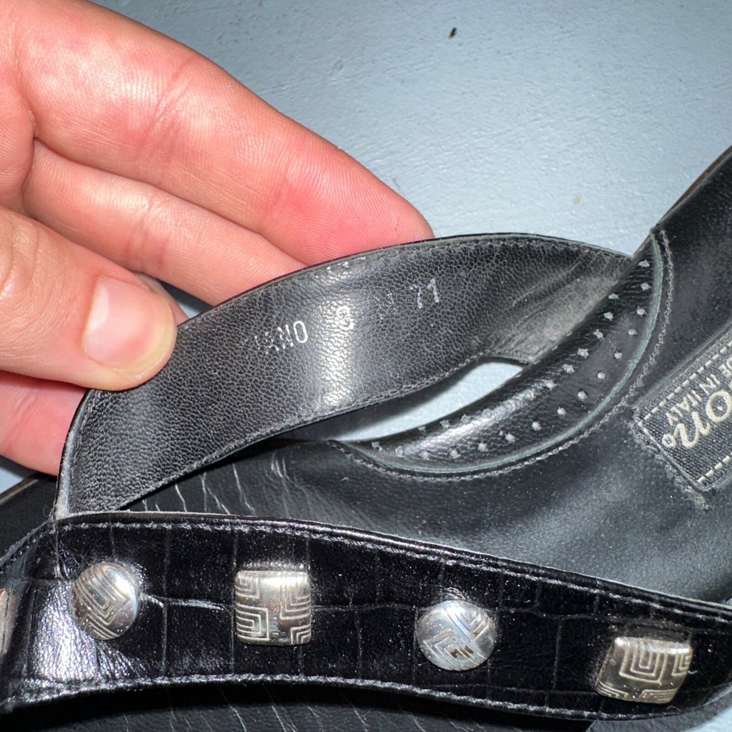 Brighton Womens Black Thong Sandals Size 8 Cute Y2K Made in Italy