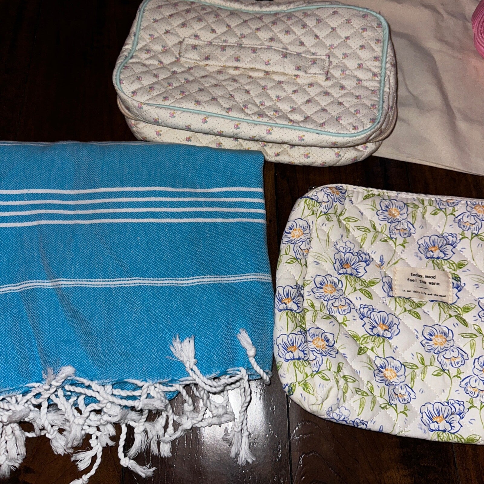 Lot Of Mixed Brand Assorted Style Handbag Purse Tote Weekender Bags Blanket