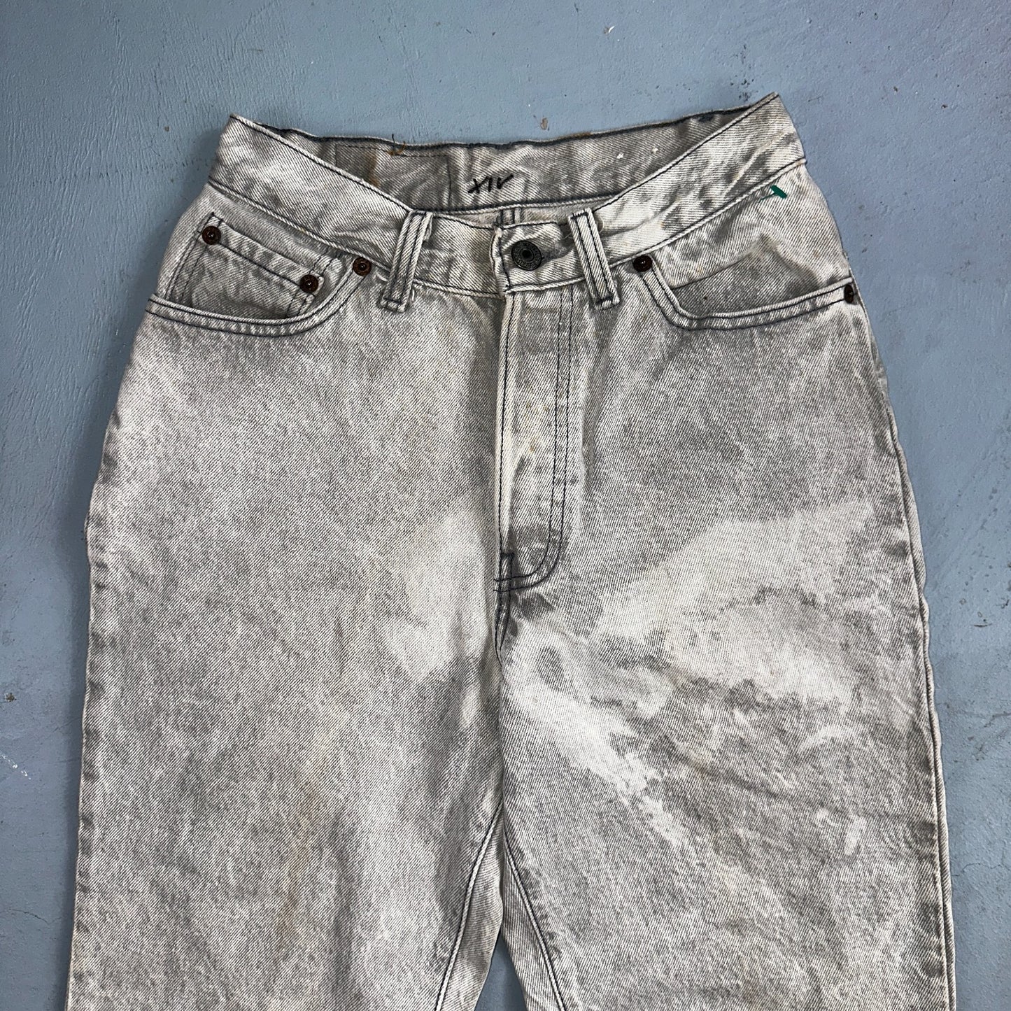 Levis 501 Vintage Jeans Women's Size 5 Gray Button Fly 22x29 USA Acid Wash