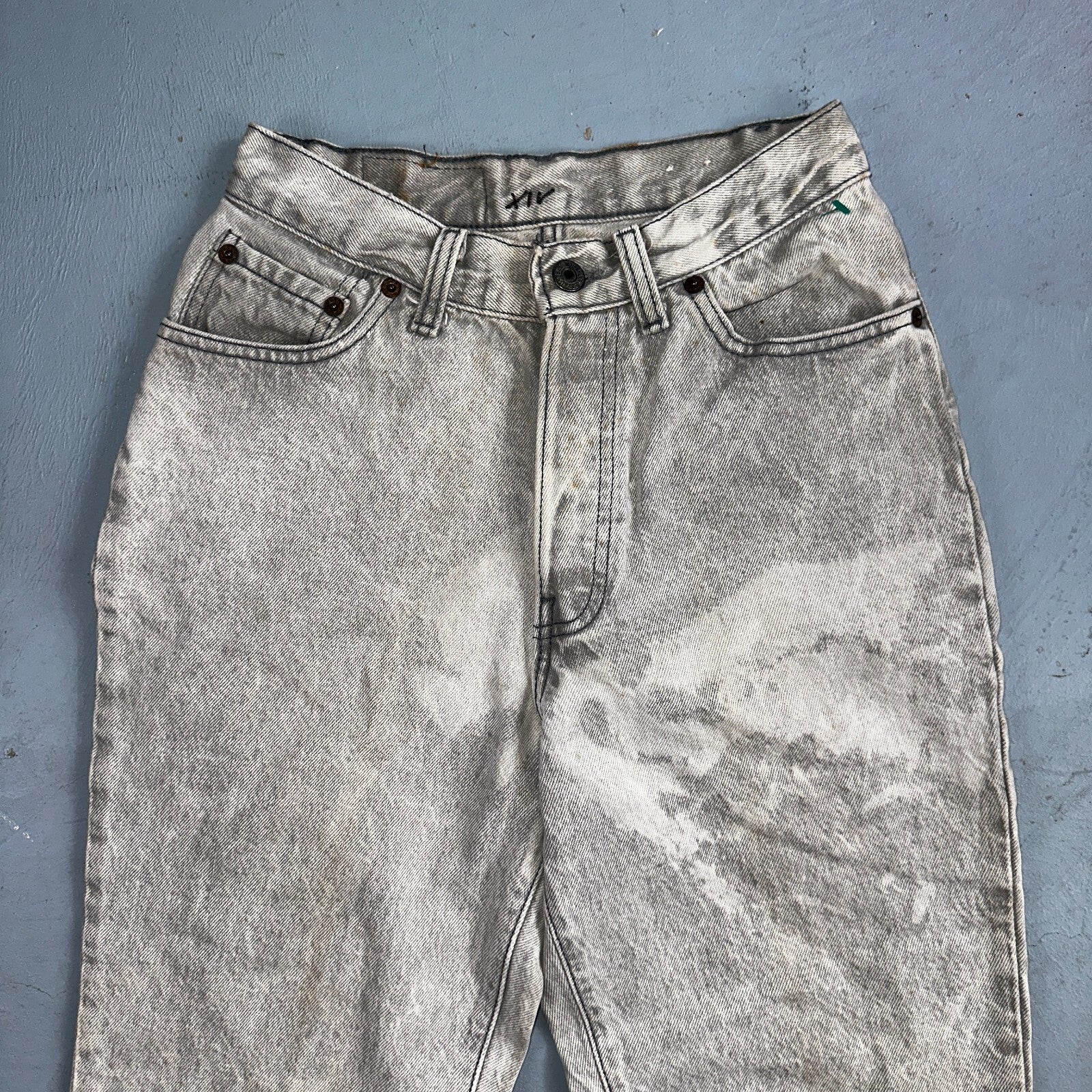 Levis 501 Vintage Jeans Women's Size 5 Gray Button Fly 22x29 USA Acid Wash