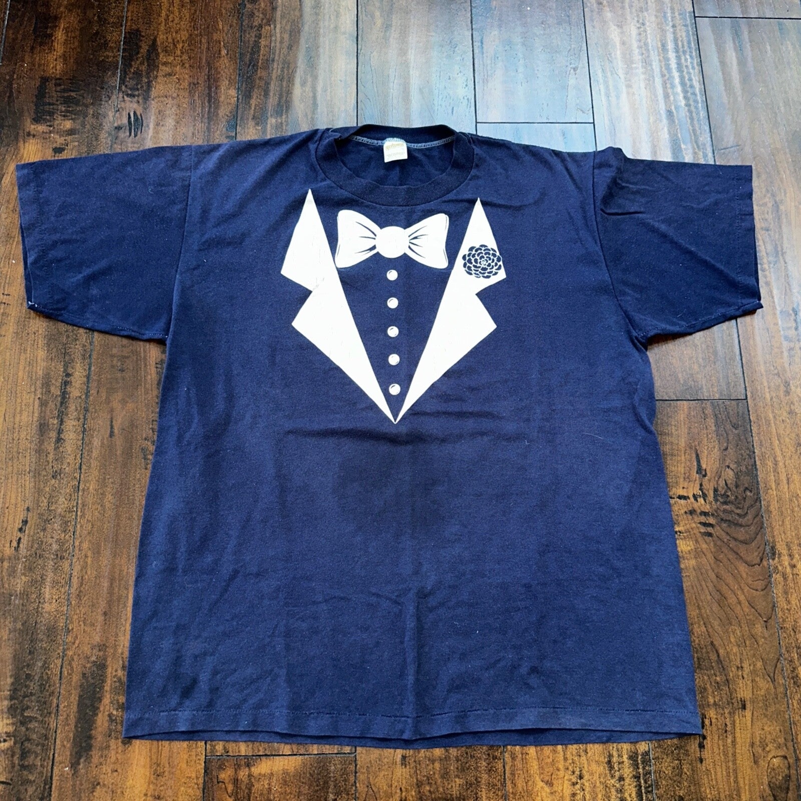 Eugene Gentlemans Club 70s VTG T Shirt Oregon Suit Tie Funny Humor Dark Joke