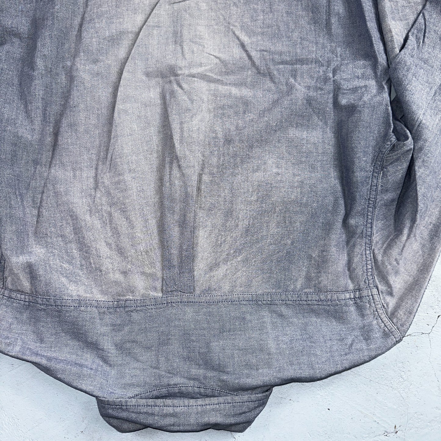 Carhartt Shirt Mens M Blue Chambray Relaxed Fit Button Up Work Adult Workwear