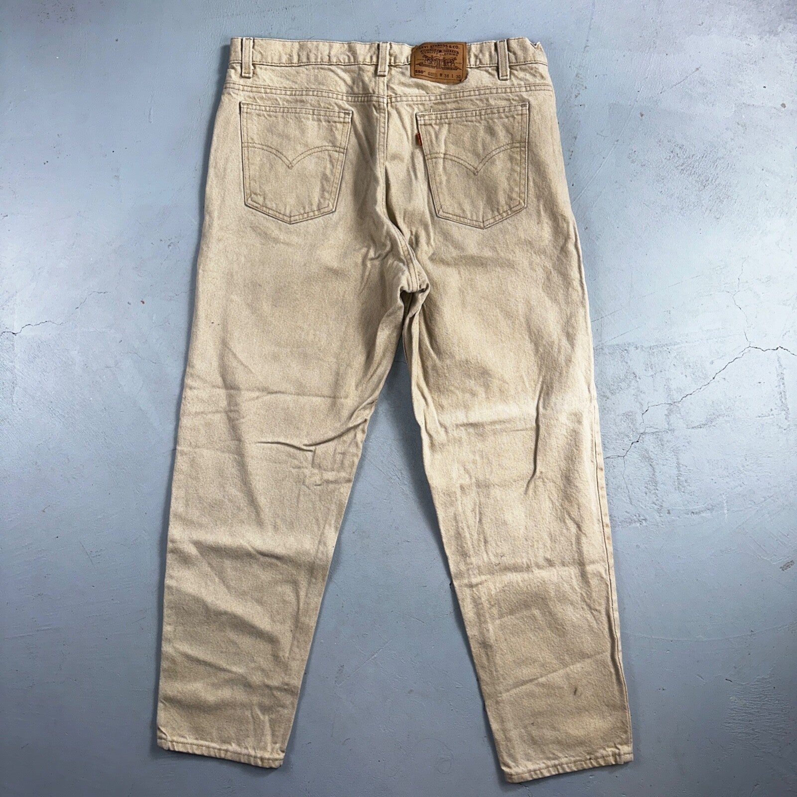 Levis 550 Vintage 90s USA Orange Tab Relaxed Tapered Leg Beige Tan Jeans 38x30