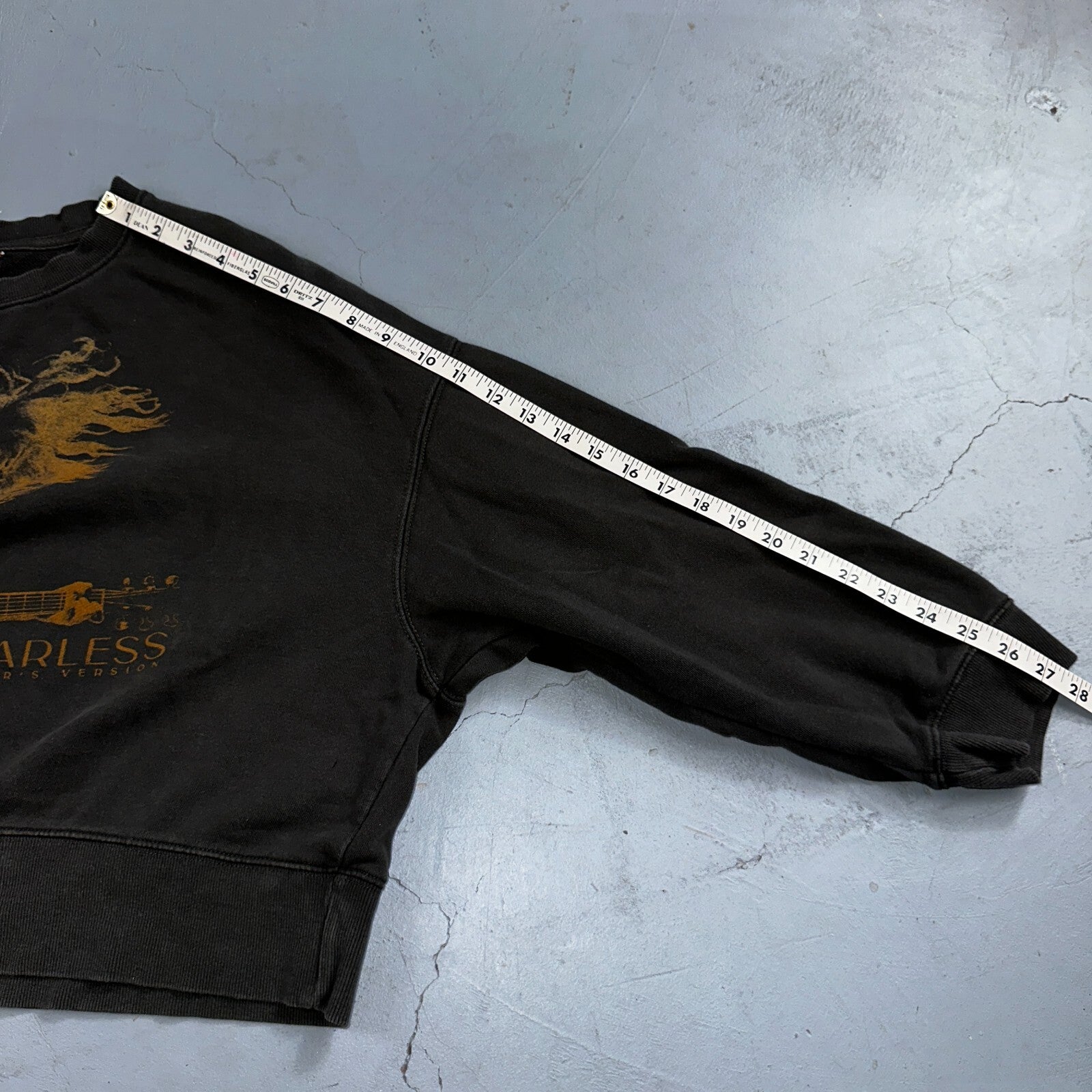 Taylor Swift Fearless Taylor's Version Cotton Cropped Sweatshirt Gray Sz L