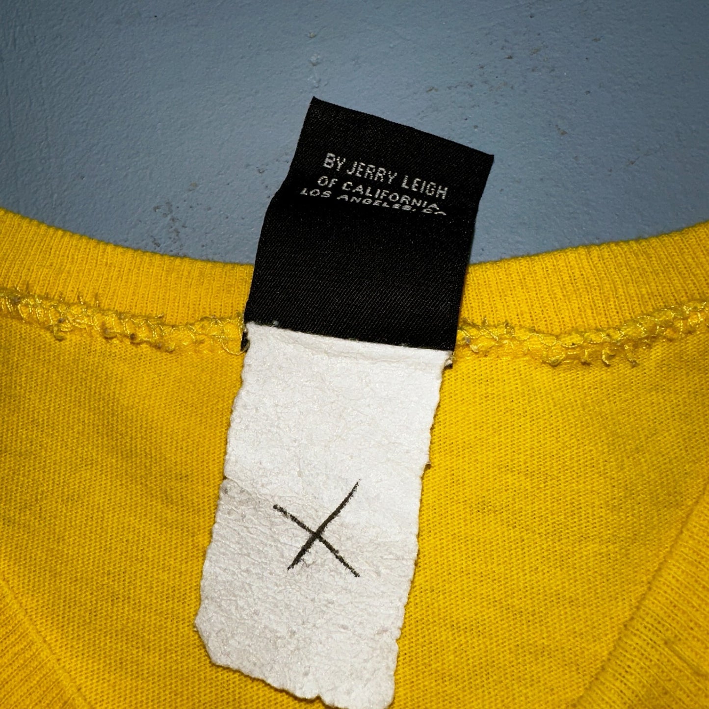 Disney Mickey Mouse Tilted Pocket 90s VTG T Shirt Y2K Goofy Cute Graphic Fun