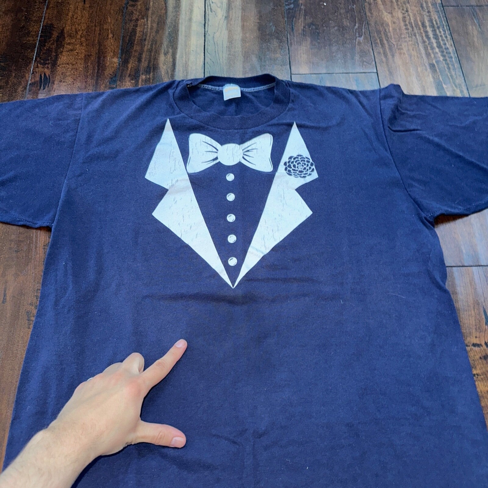 Eugene Gentlemans Club 70s VTG T Shirt Oregon Suit Tie Funny Humor Dark Joke