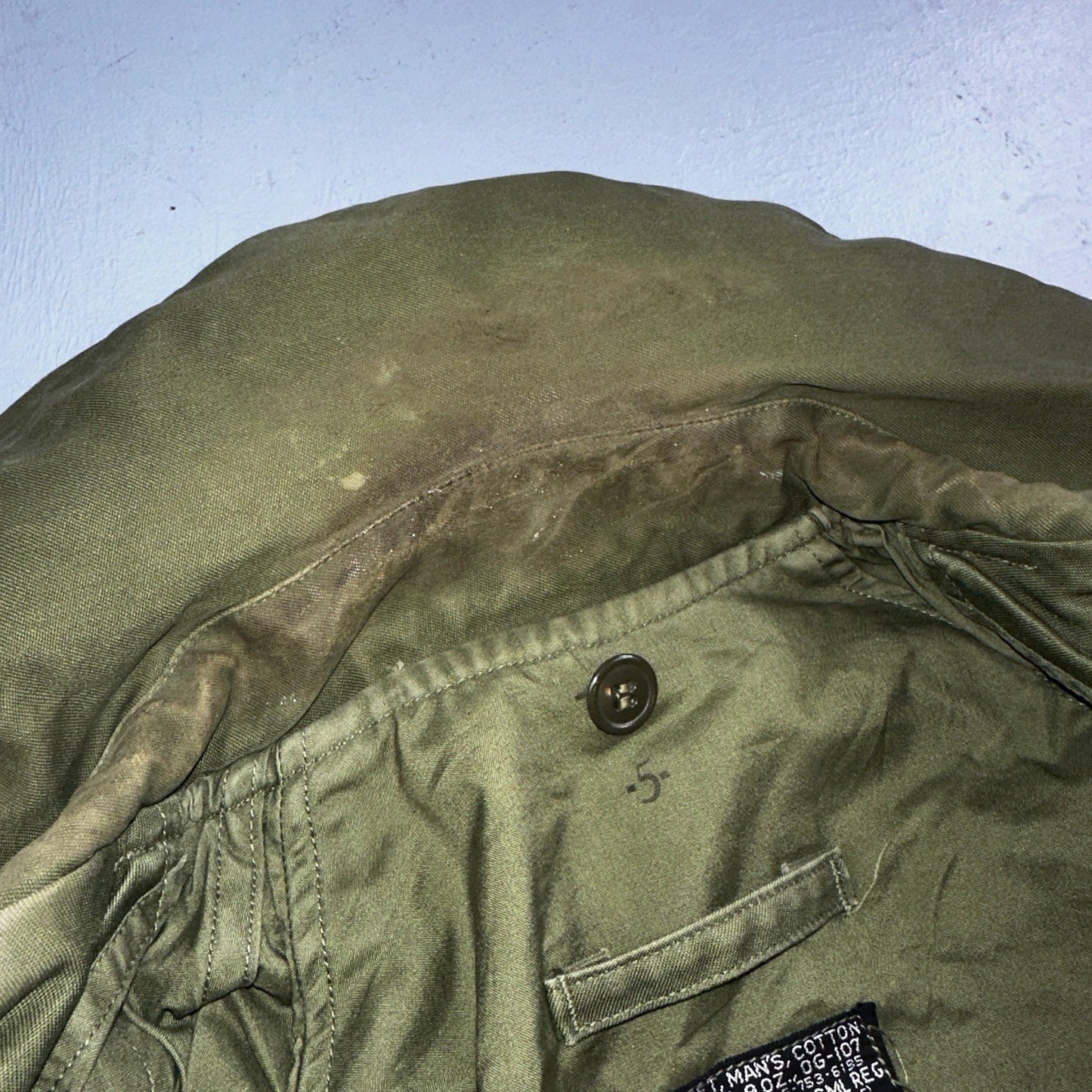 Vintage US Military OG-107 Cotton Sateen Wind  Jacket Small Regular 1961 Patches