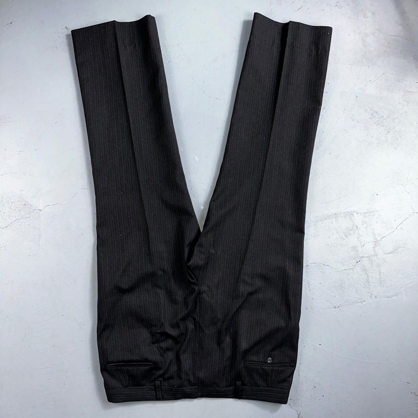 VTG Botany 500 Couture 42 USA MADE 2Pc Black/Gray Pinstriped Wool Suit