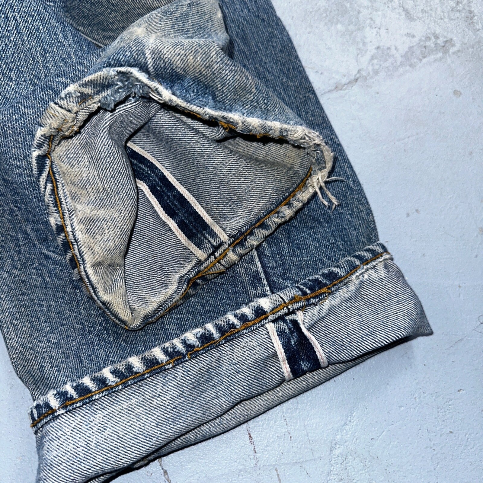 Levis 501 Vintage 80s Redline Selvedge USA XX Jeans Med Wash 35x36 Act 32x32