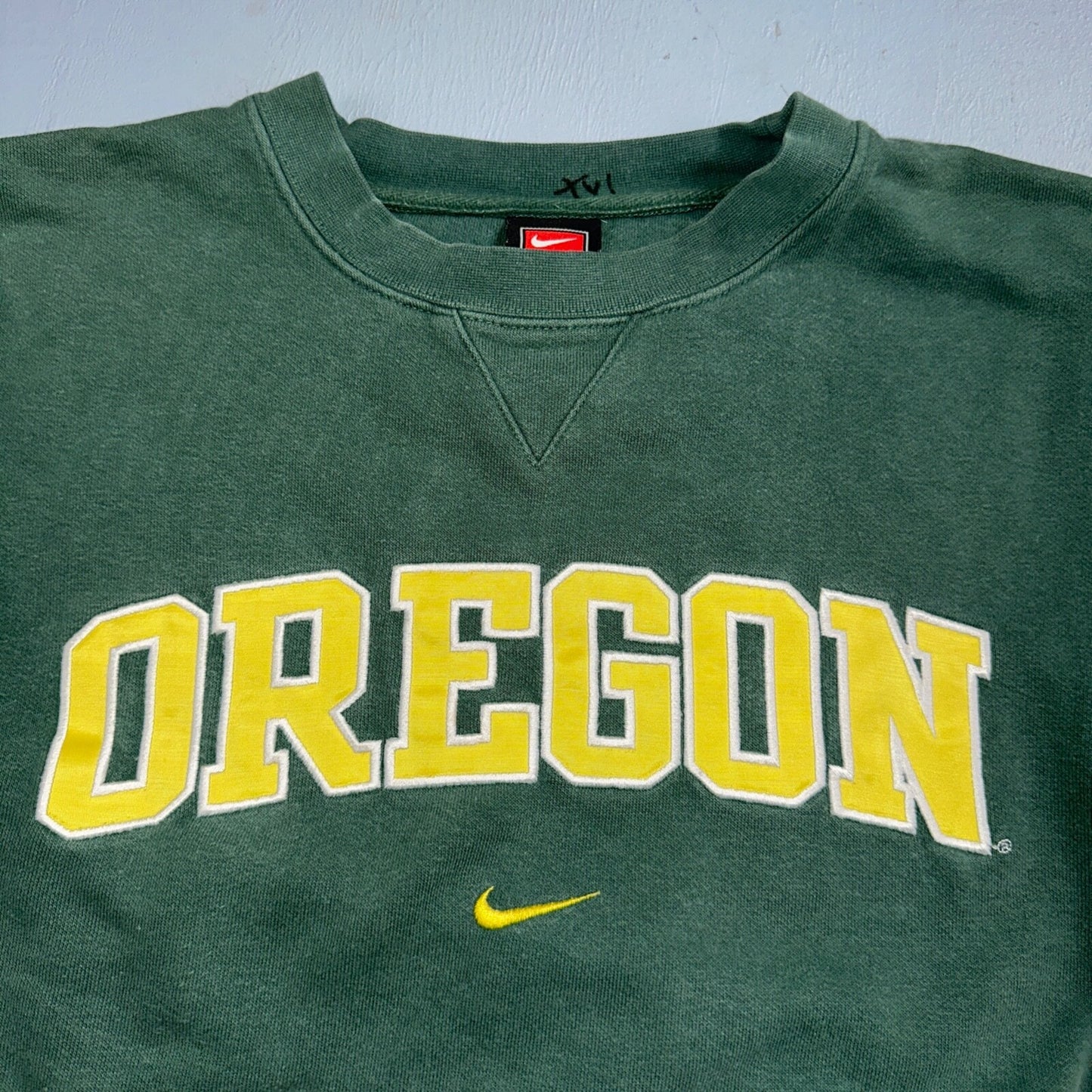 Nike Oregon Ducks Football Sweatshirt M VTG Center Swoosh Crewneck Green Y2K
