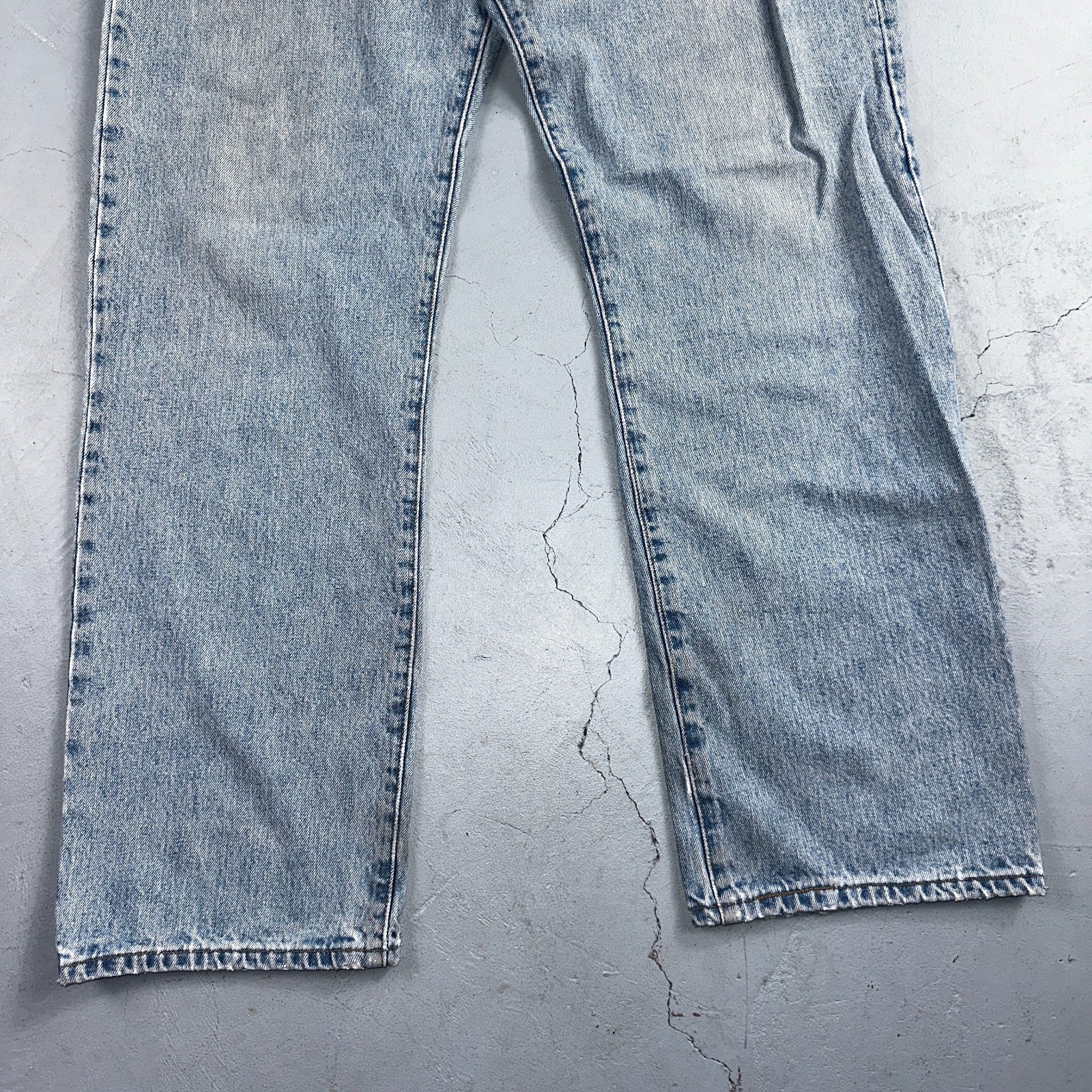 Levis 501 Vintage Y2K 90s XX Straight Leg Jeans Blue Light Wash 35x32 Act 32x29