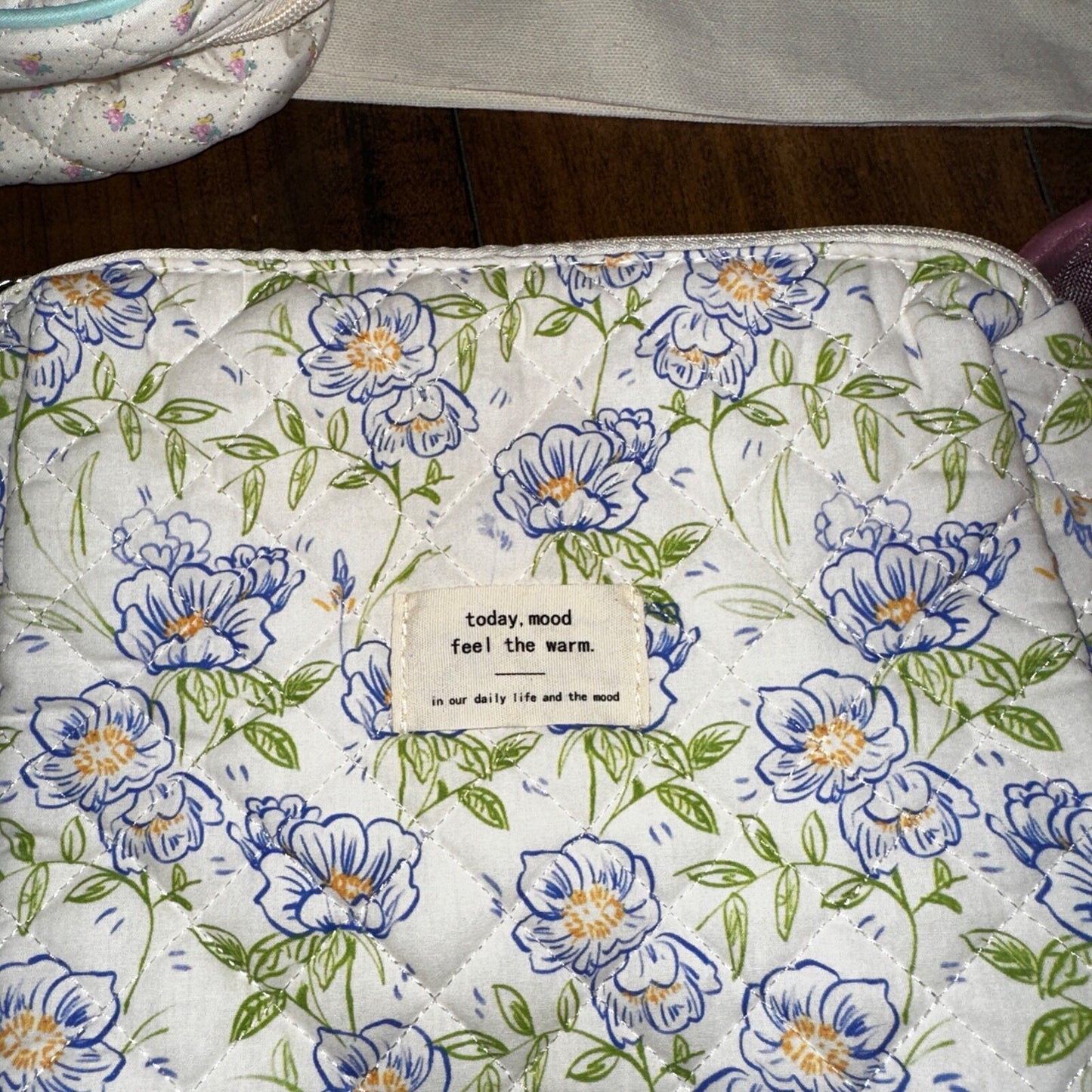 Lot Of Mixed Brand Assorted Style Handbag Purse Tote Weekender Bags Blanket