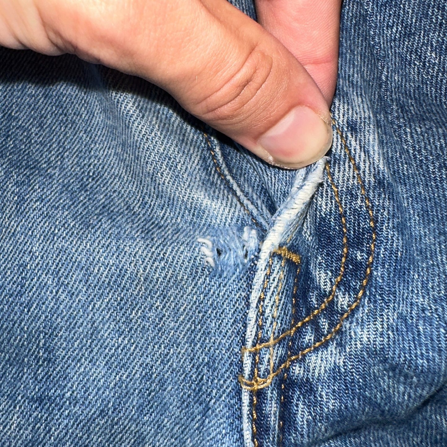 Levis 501 Vintage 90s Y2K Straight Leg Jeans Blue Light Wash 35x32 Act 34x31