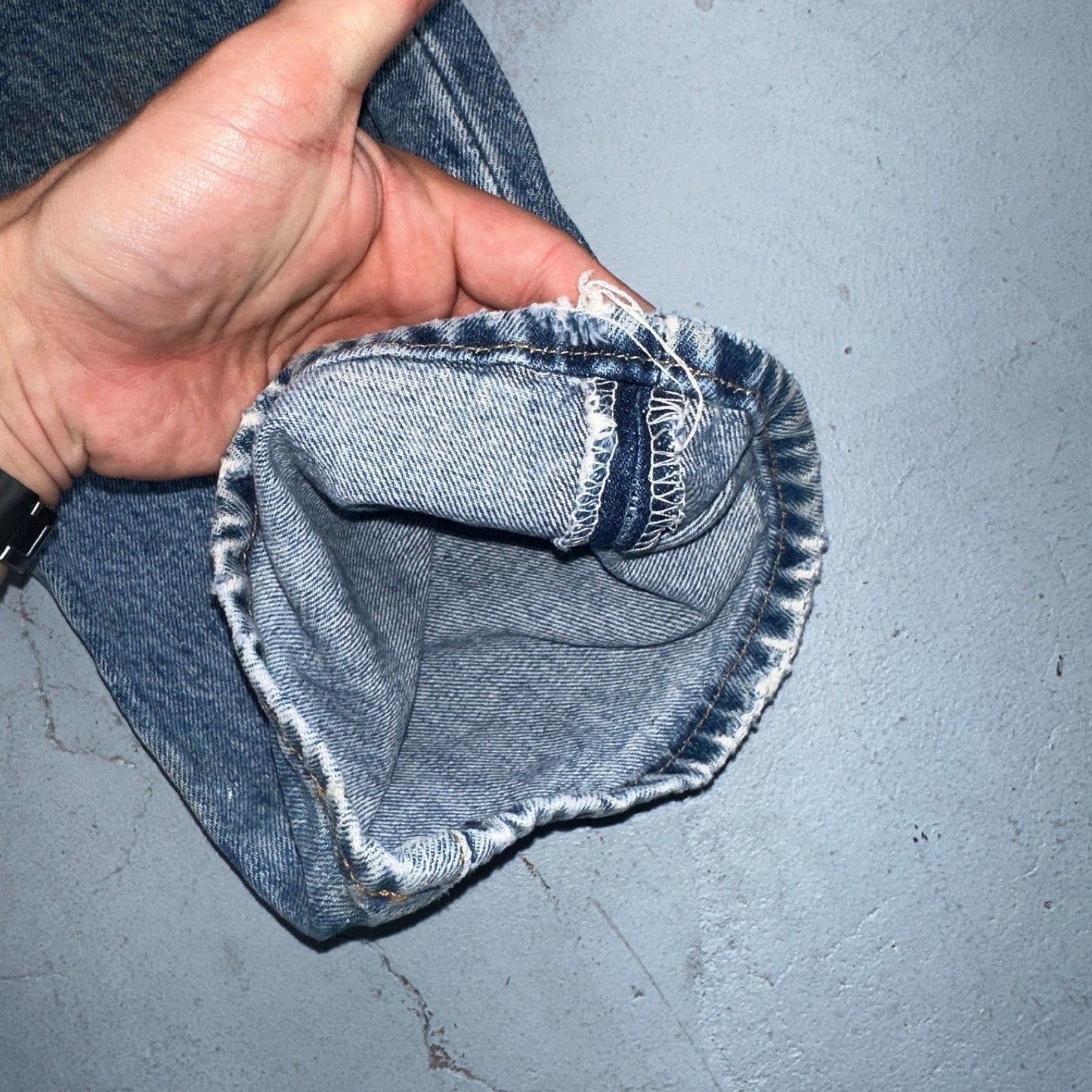 Levis 501 Vintage 90s Y2K Straight Leg Jeans Blue Light Wash 35x32 Act 34x31