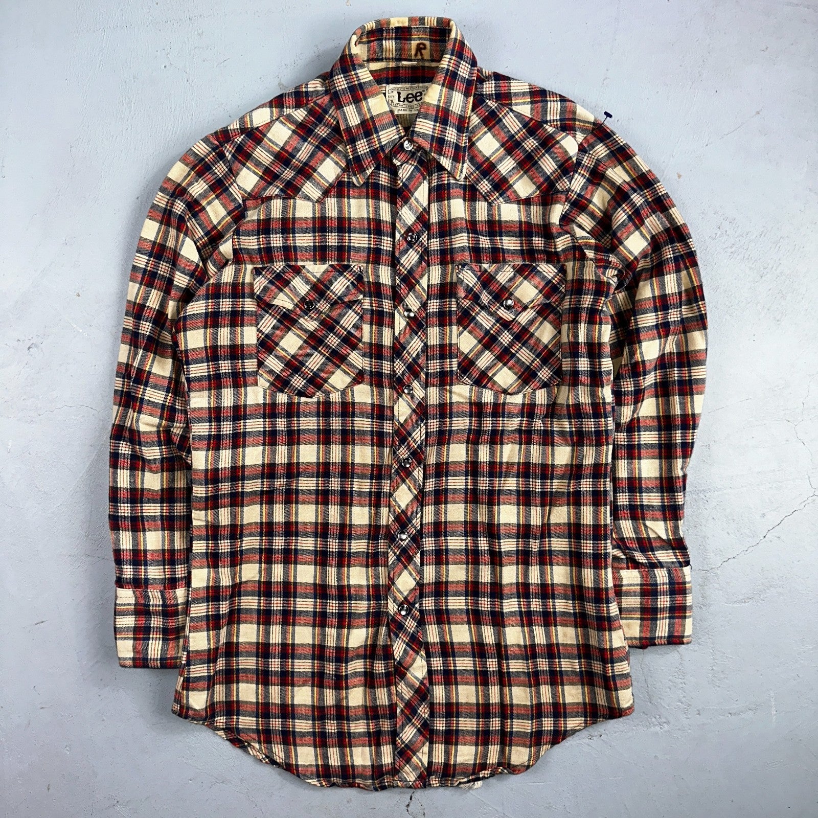 VTG Lee Men's Pearl Snap Extra Long Tails Western Shirt Red Plaid USA Medium 70s