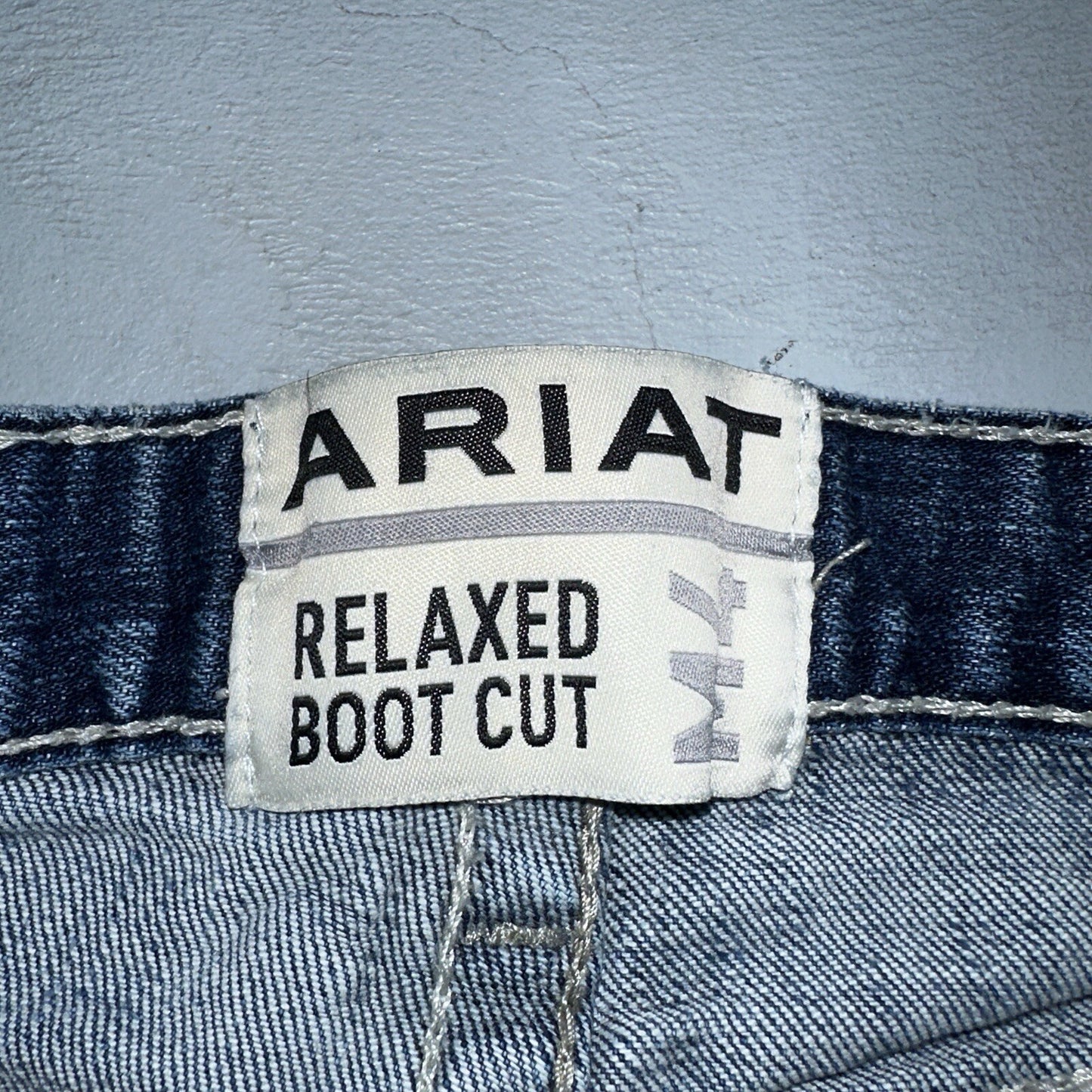 Ariat Jeans Mens 33x34 Blue M4 Boot Cut Relaxed Coltrane Jeans Denim Medium Wash