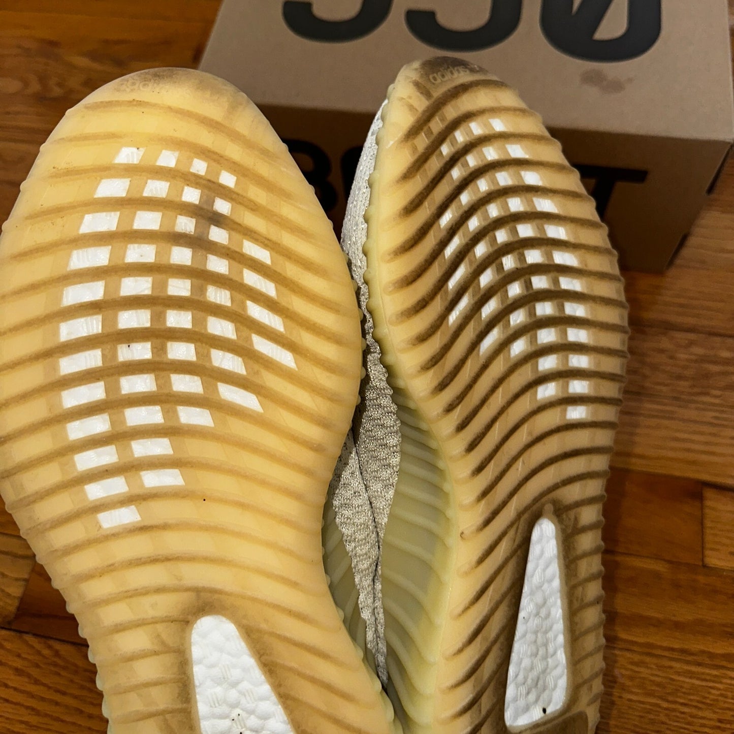 Adidas Yeezy Boost 350 V2 Low Light Size 11 With Box Lightly Worn White