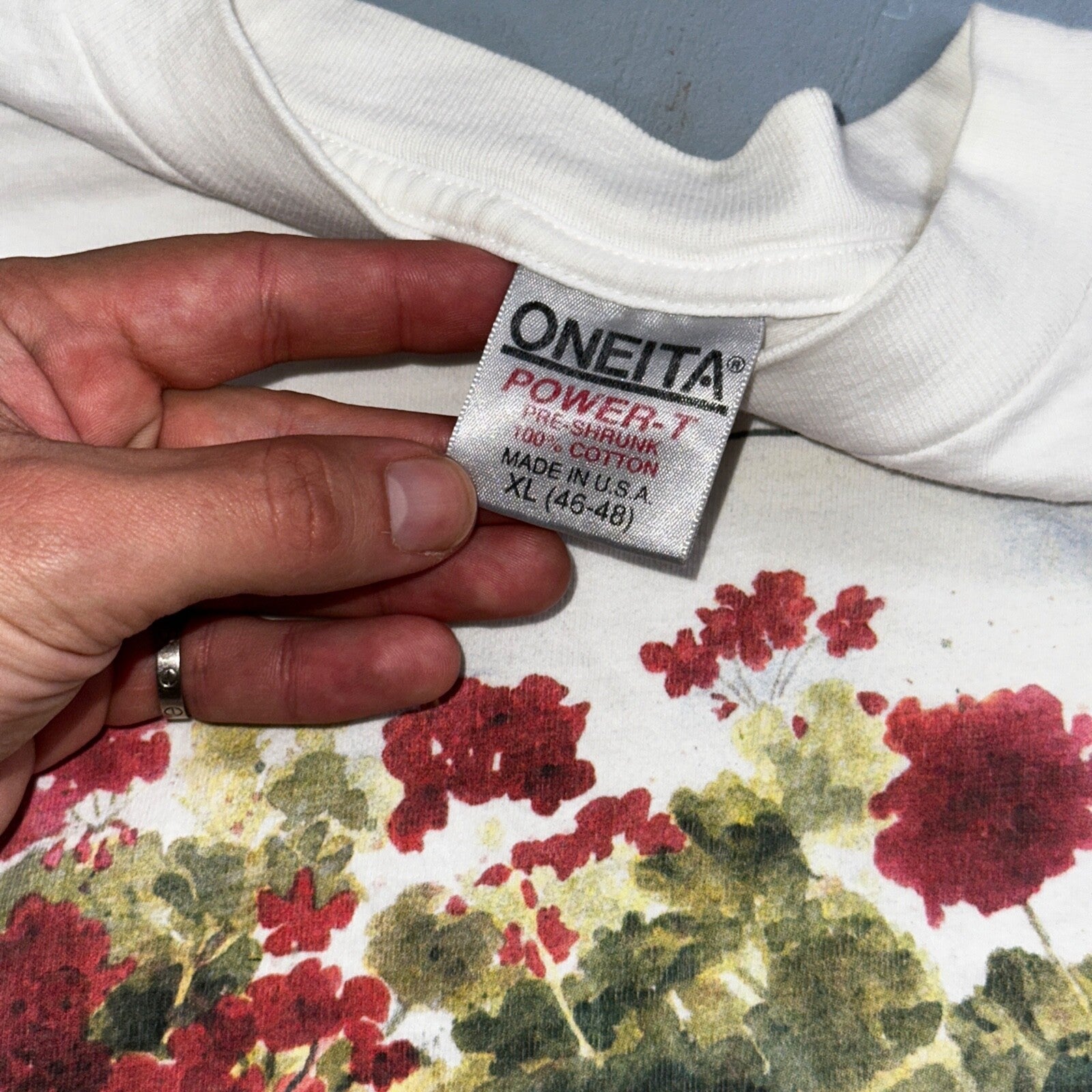 Oneita Flowers VTG T Shirt Art Deco Art Painting Photograph Aesthetic Chill USA