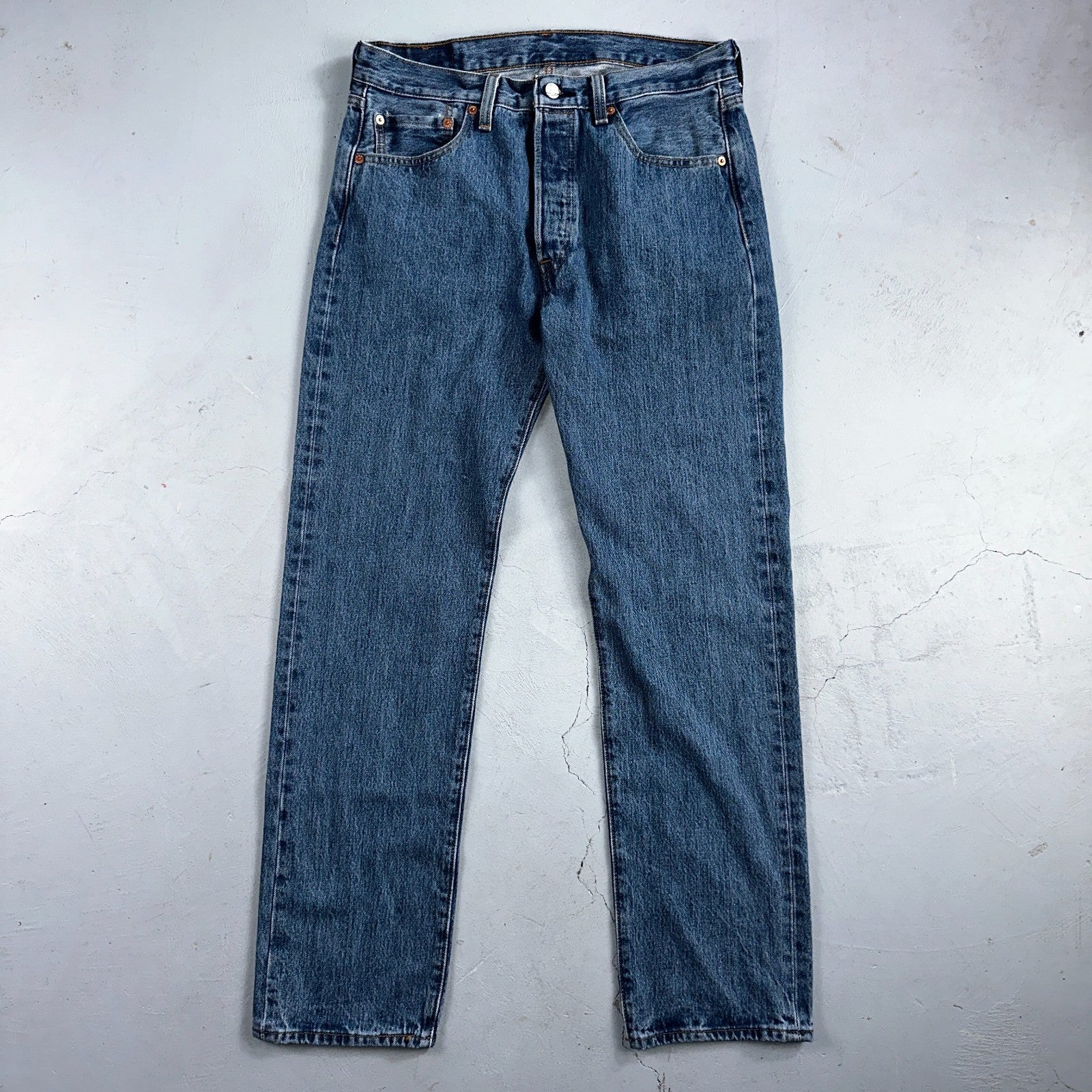 Levis 501 Vintage Y2K XX Straight Leg Jeans 32x32 Med Wash 2000s Act 32x31