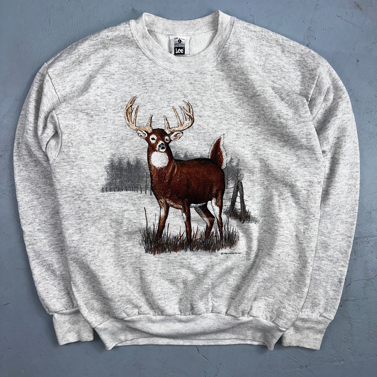 Vintage Buck White Tail Crewneck Sweatshirt Size Large Lee USA Gray Deer Hunting