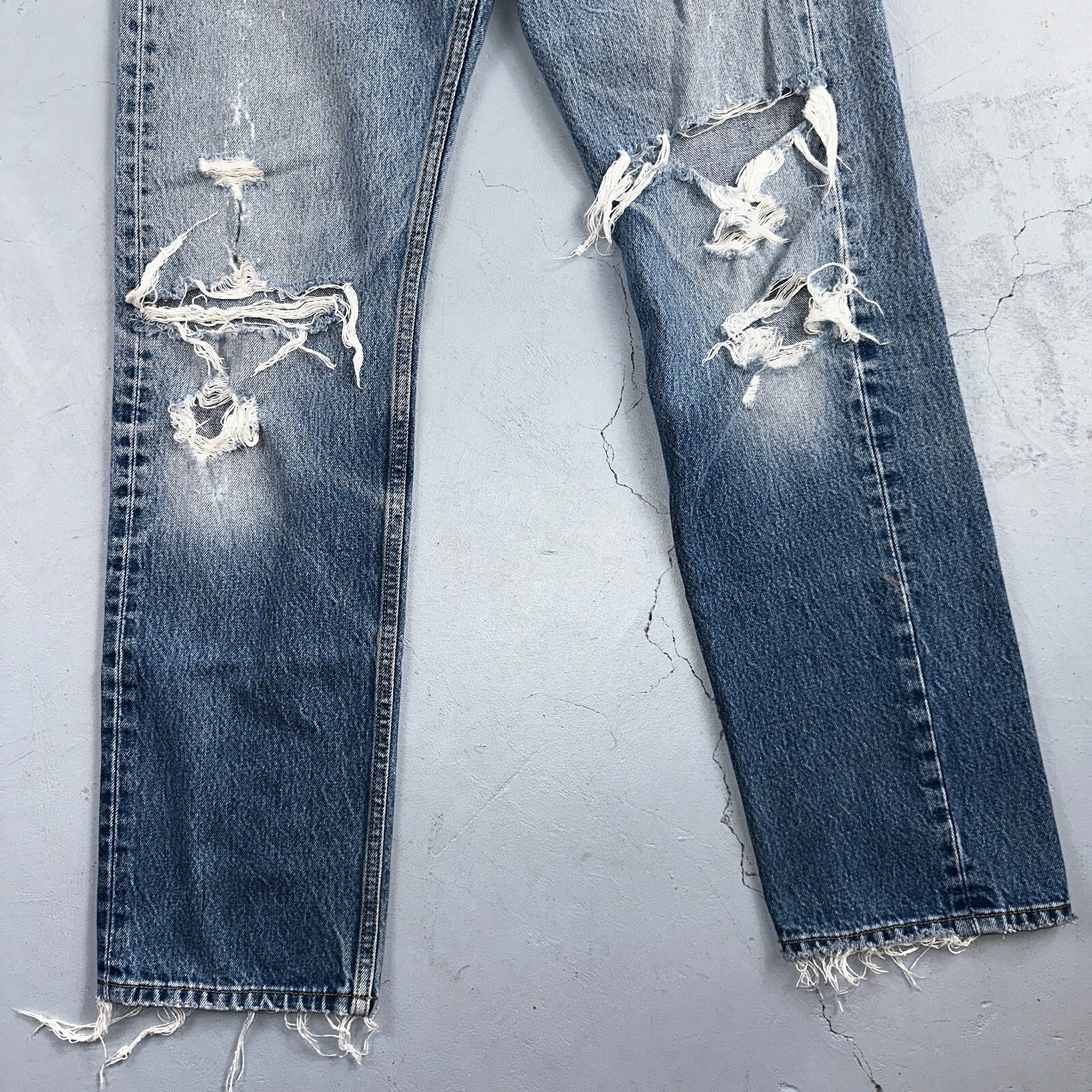 Levis 501 Vintage Y2K XX Straight Leg Jeans Rips Blue Med Wash 33x36 Act 31x31