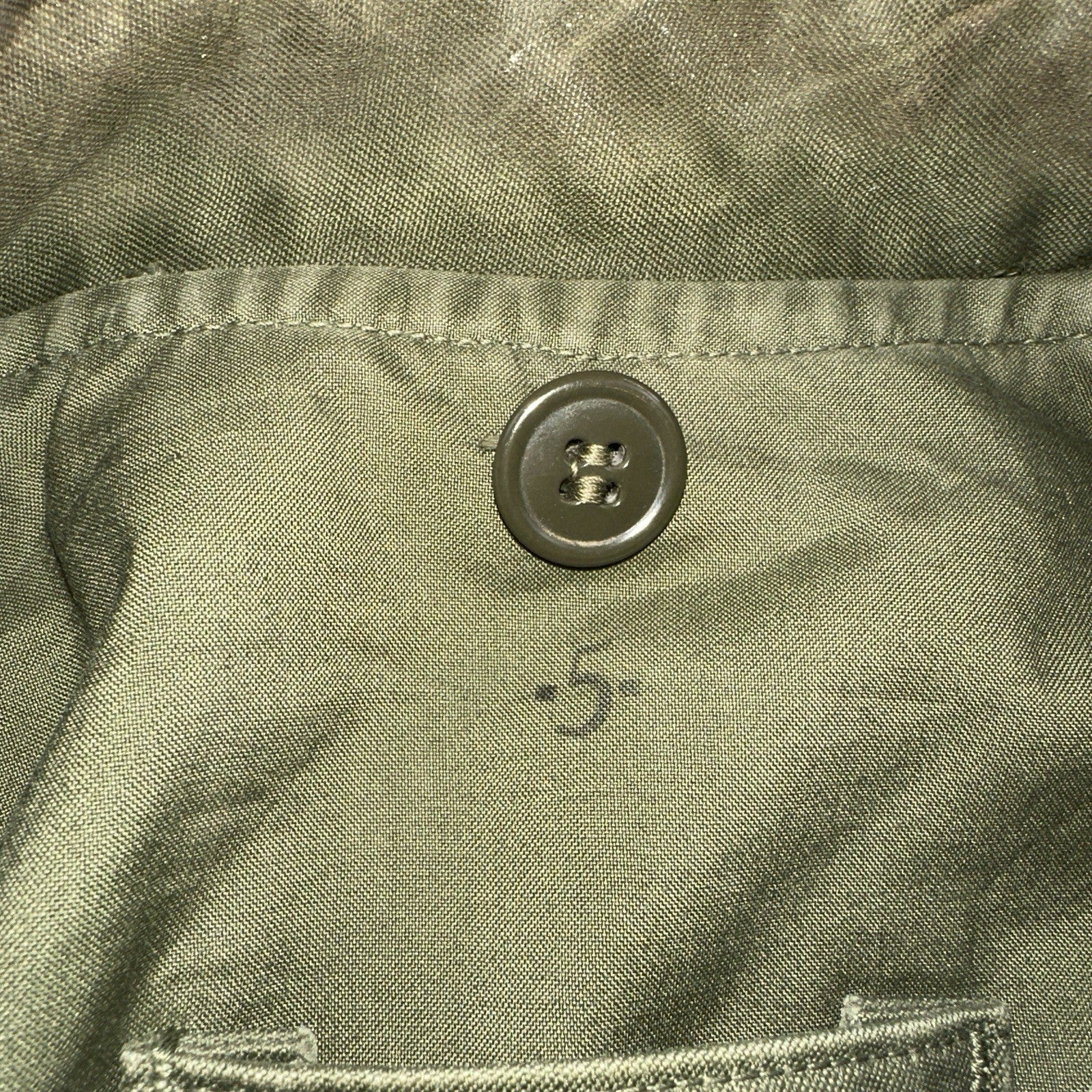 Vintage US Military OG-107 Cotton Sateen Wind  Jacket Small Regular 1961 Patches