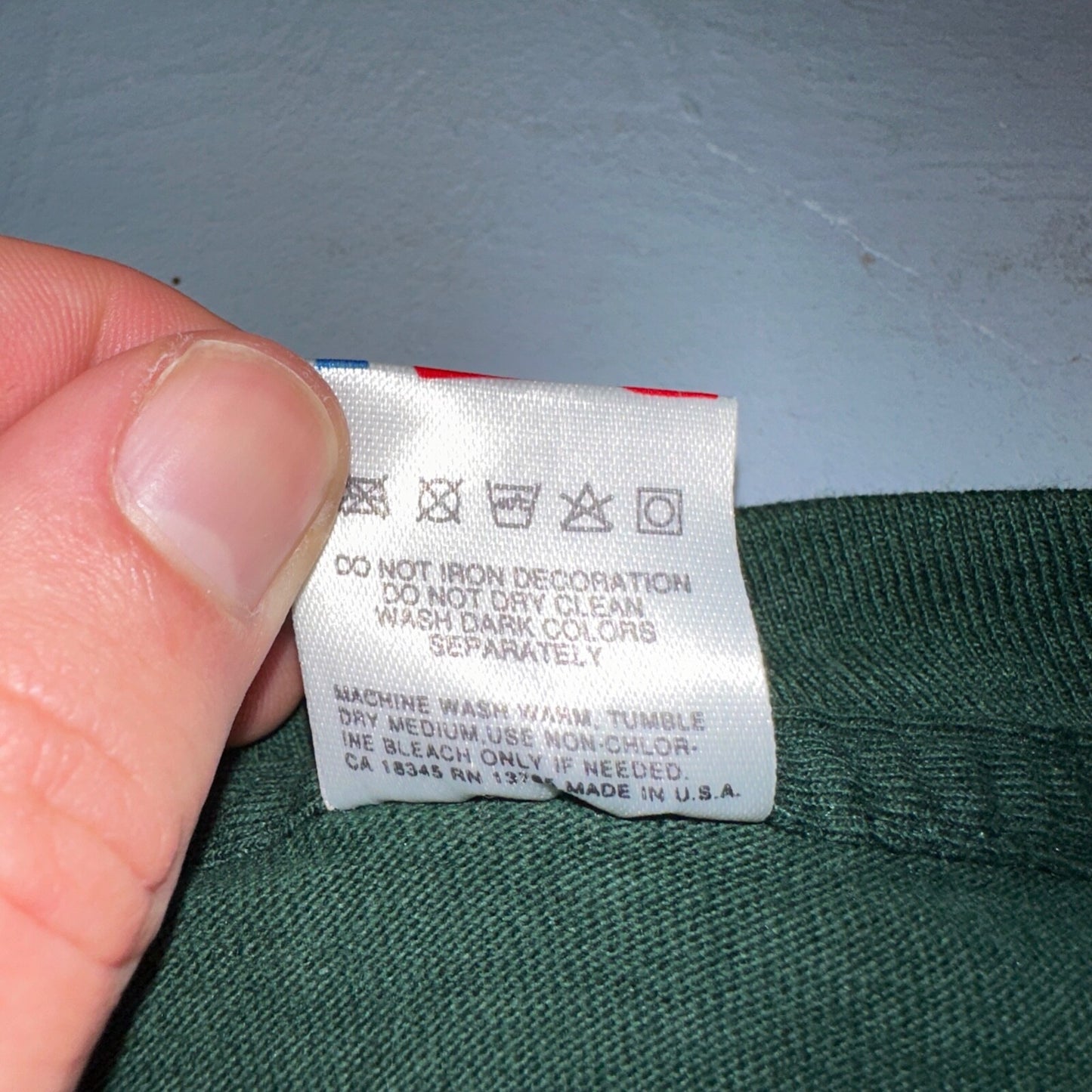 Fruit of the Loom USA Flag VTG T Shirt Redman Home Construction Large Green