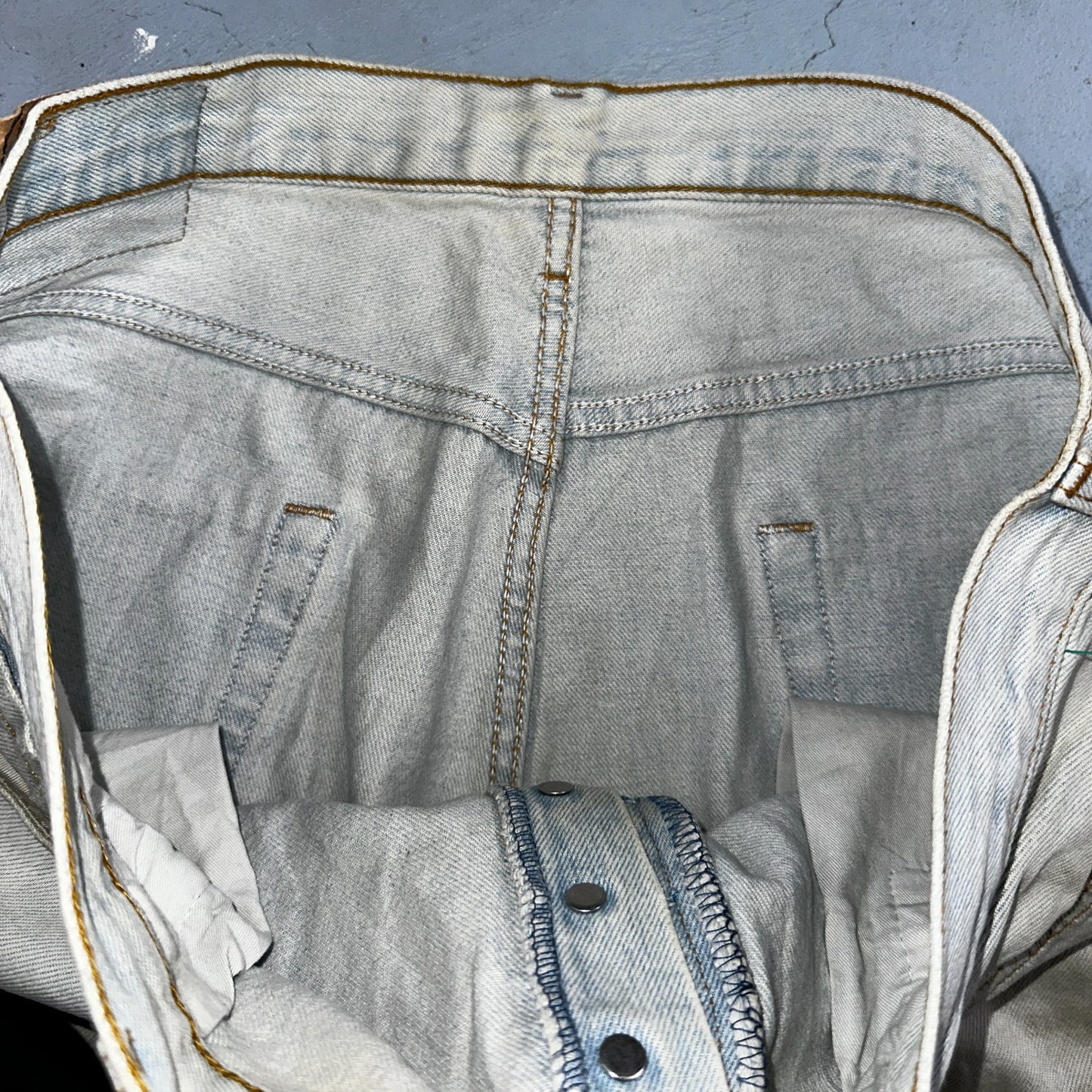 Levis 501 Vintage 90s UK Straight Leg Jeans Blue Light Wash 38x36 Act 37x30