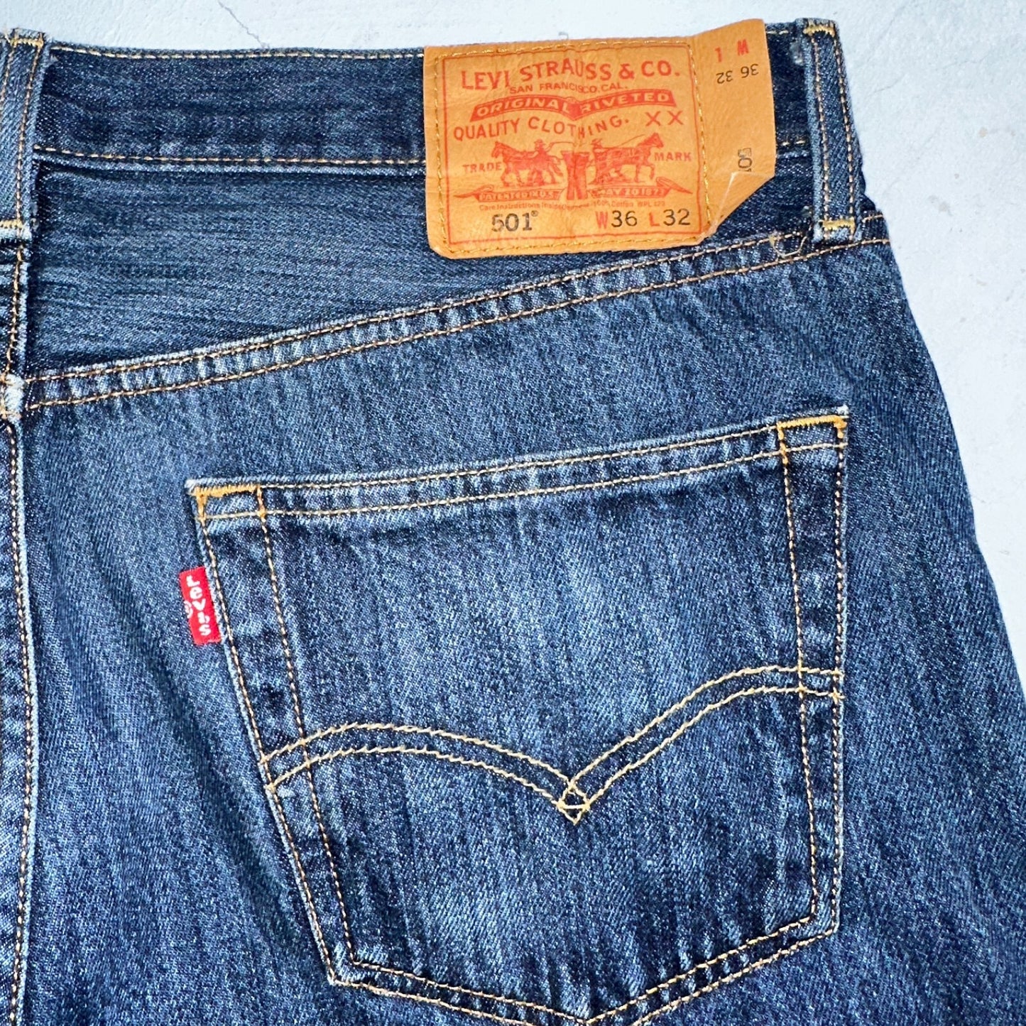 Levis 501 Vintage Y2K Egypt Straight Leg Jeans 36x32 Med Wash Act 36x30