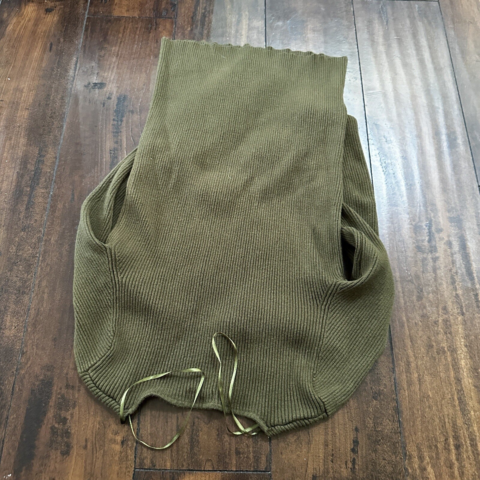 Ambiance Womens Medium Army Green Long Sleeve Crop Top V Neck Cute T Shirt