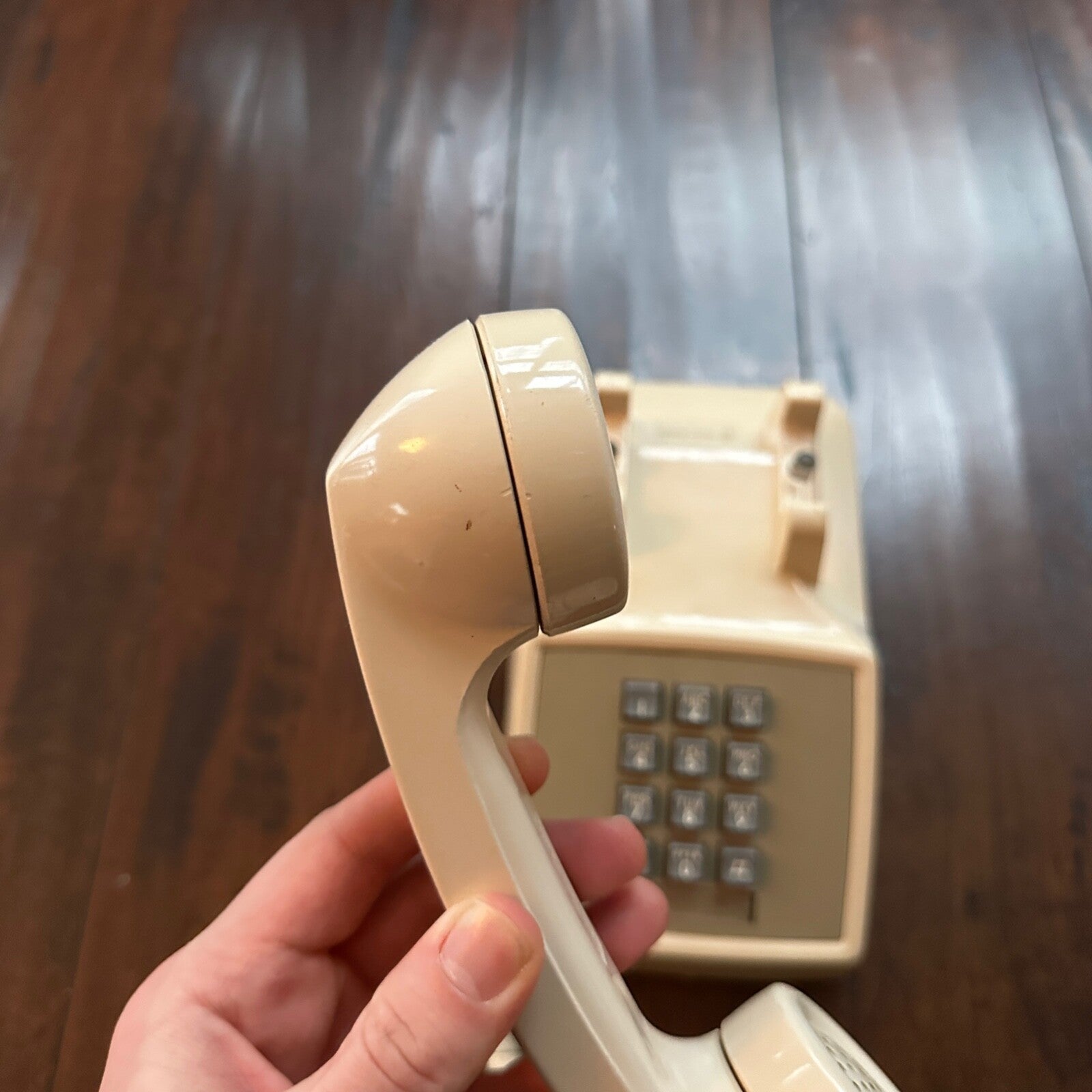 Beige Western Electric Bell System 2500 DM Desk Telephone Push Button Dialing