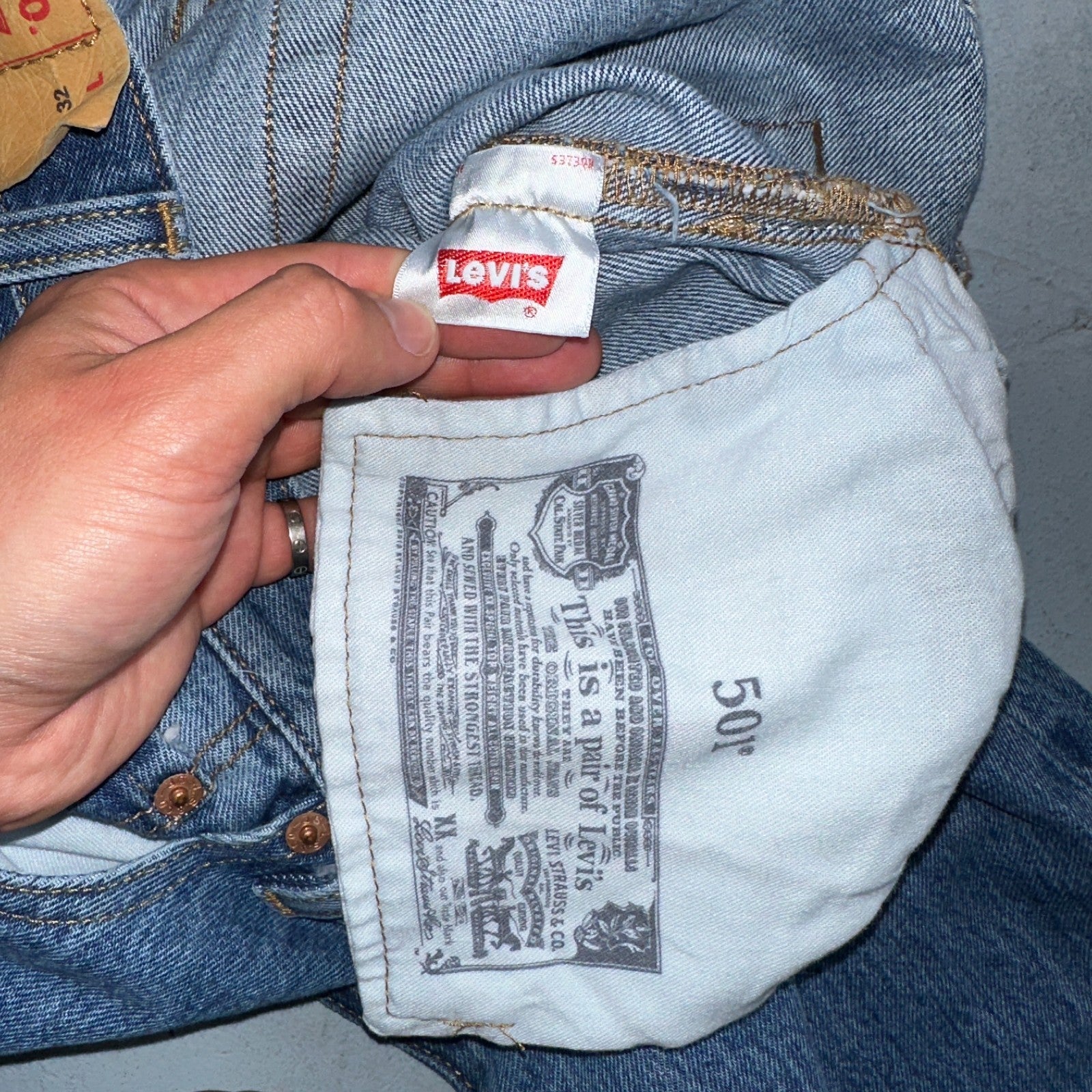 Levis 501 Vintage Y2K XX Straight Leg Jeans 32x32 Med Wash 2000s Act 32x31