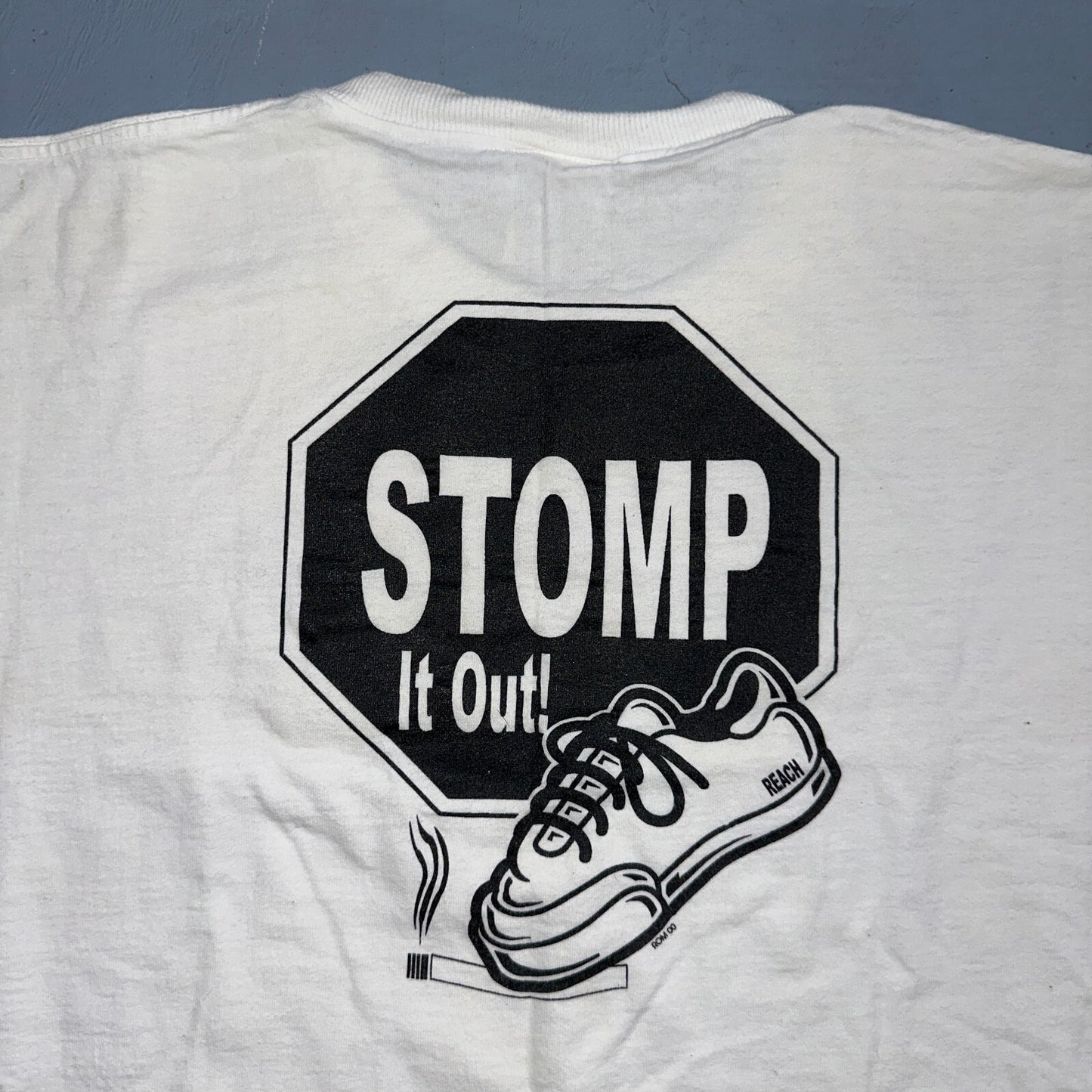 Stomp It Out Cigarettes VTG T Shirt 90s FOTL Smoking Kills Shoe Hiking STOP