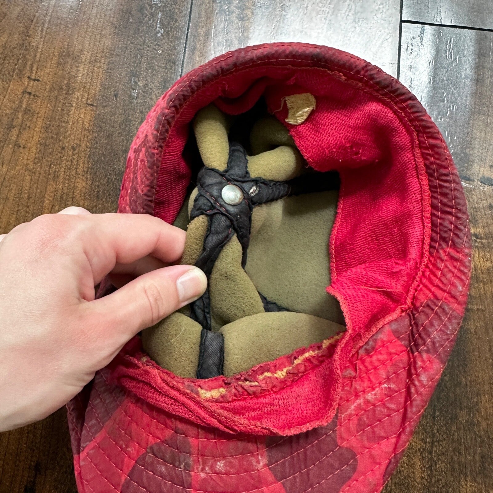 Frogskin 70s Fisherman Vintage Hat Bucket POST WWII Frog Skin Pink Red Camo